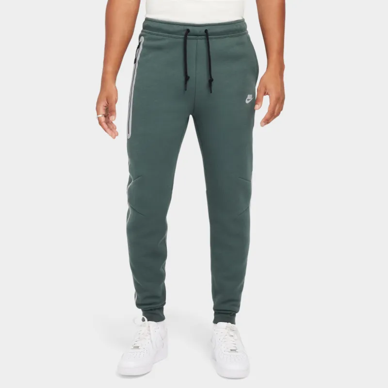 Nike Sportswear Tech Fleece Jogger Vintage Green / Bemis Silver sold by JD Sports