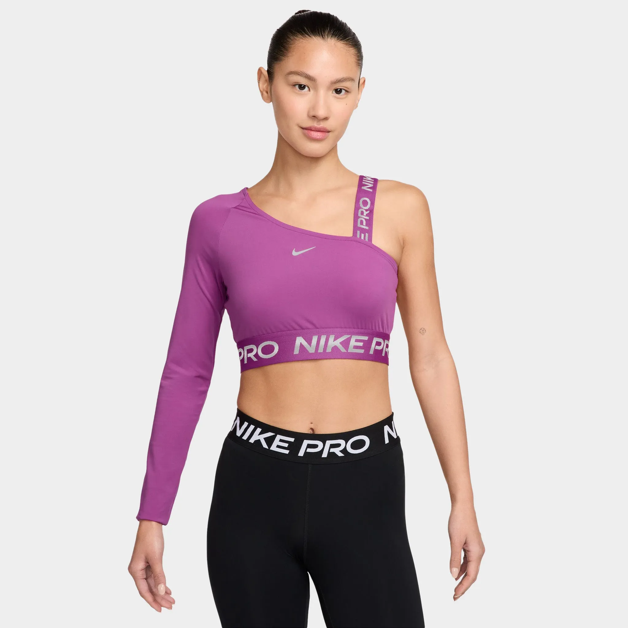 W NP DF SHINE CROP TOP sold by JD Sports