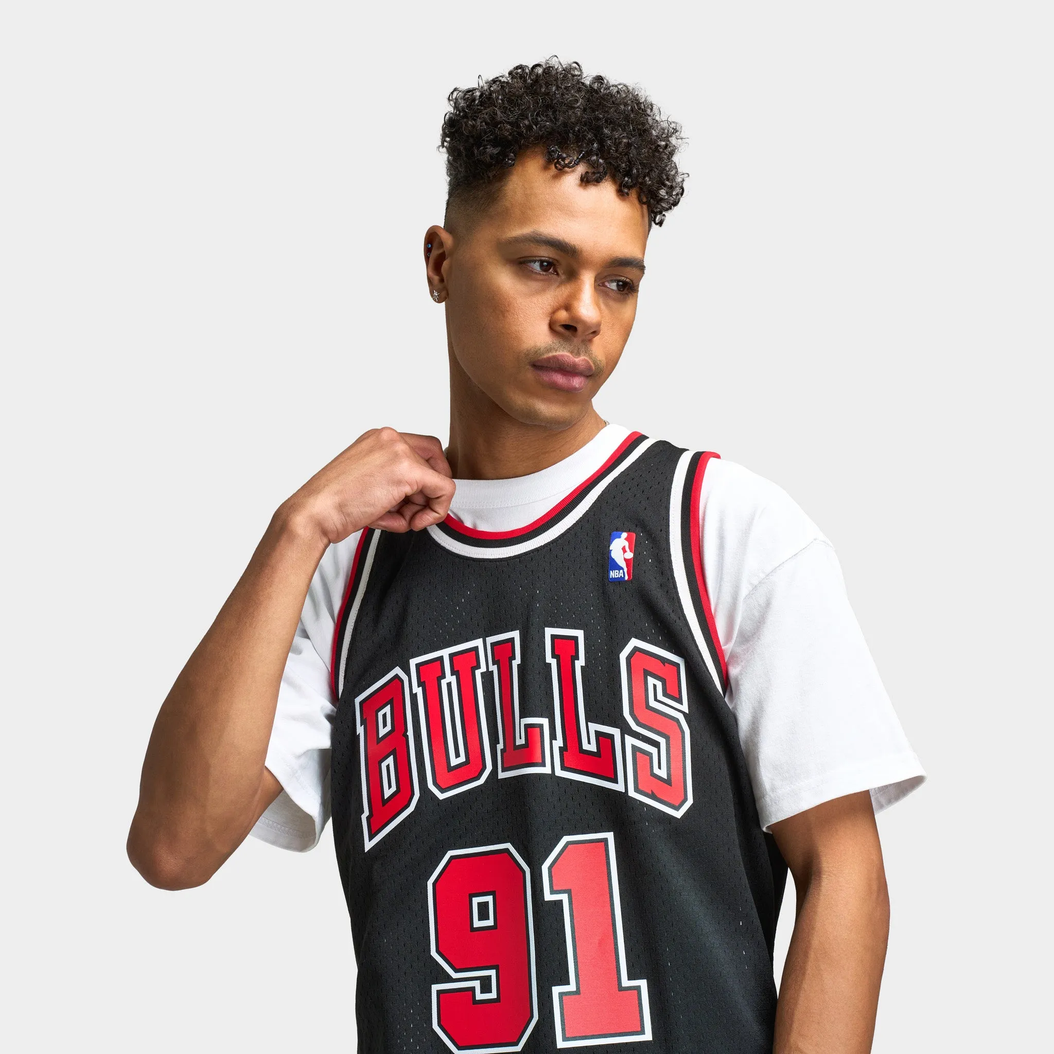 Mitchell & Ness NBA Chicago Bulls Dennis Rodman Swingman Jersey / Black sold by JD Sports product image thumbnail 3