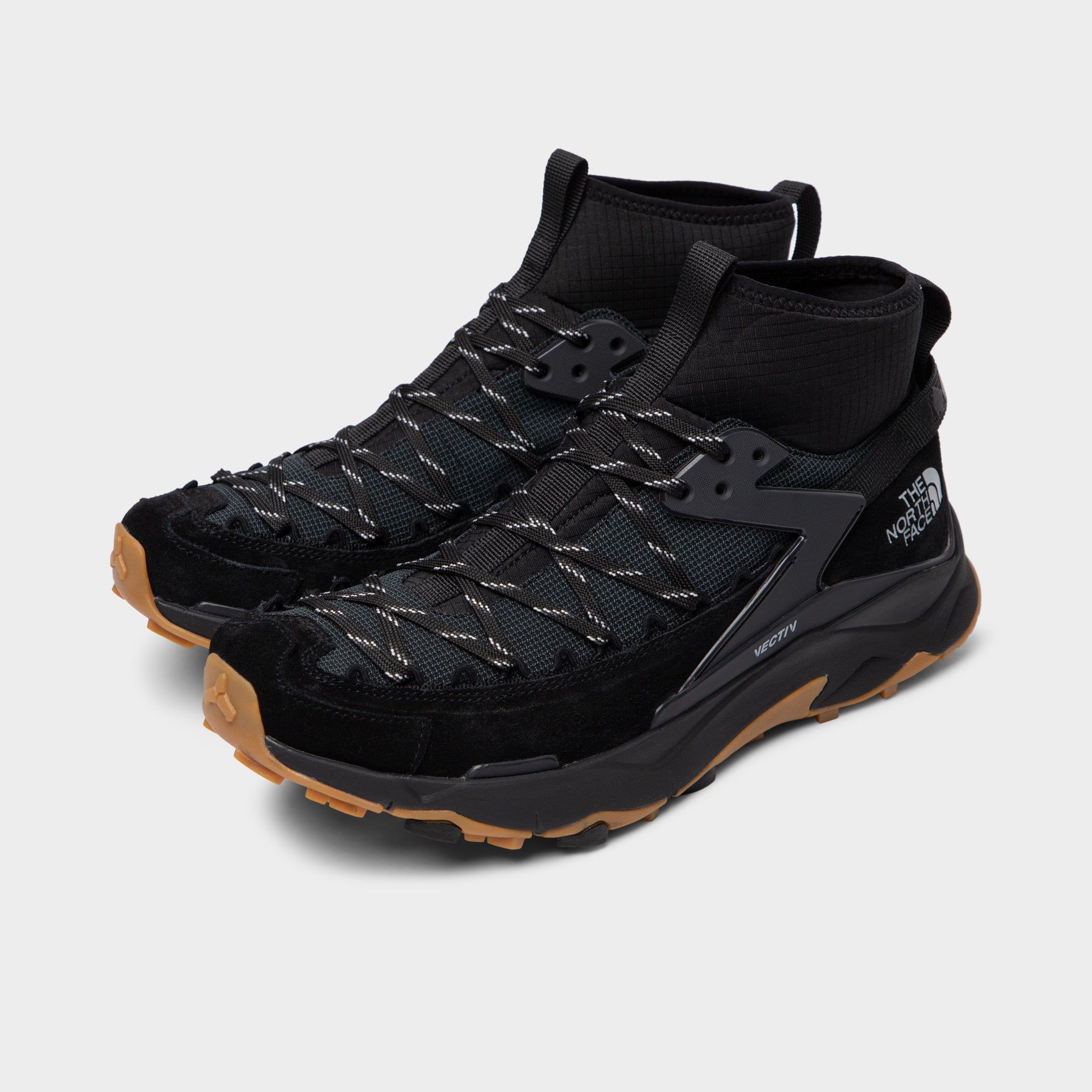 The North Face VECTIV Taraval Peak TNF Black / Asphalt Grey sold by JD Sports product image thumbnail 2