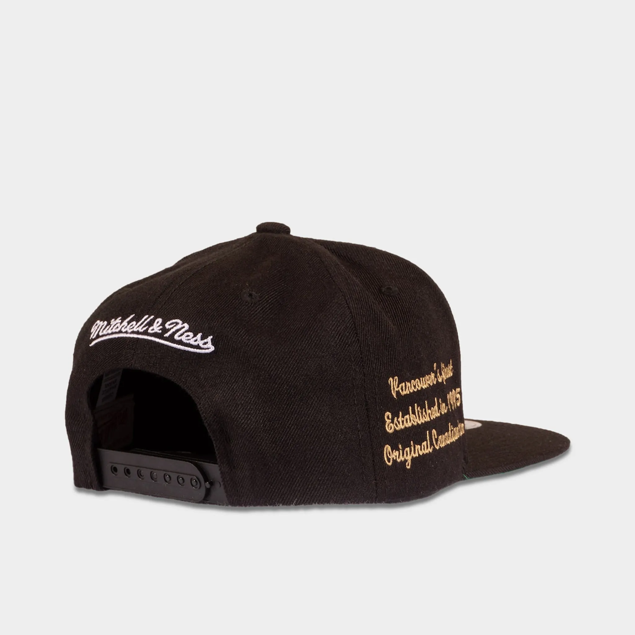Mitchell & Ness Vancouver Grizzlies Graduation Snapback Black / Yellow sold by JD Sports product image thumbnail 2