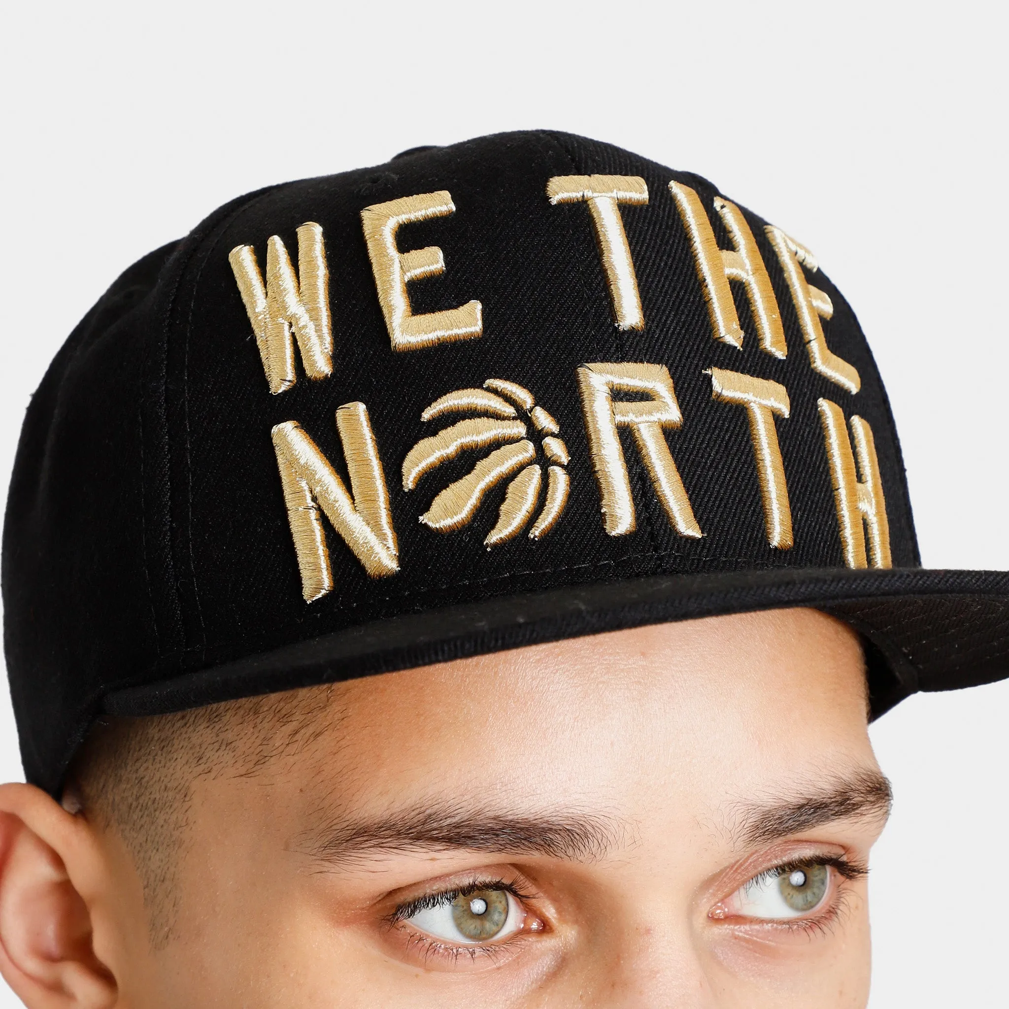 Mitchell&Ness Toronto Raptors NBA Snapback Hat /Black/Gold sold by JD Sports product image thumbnail 4