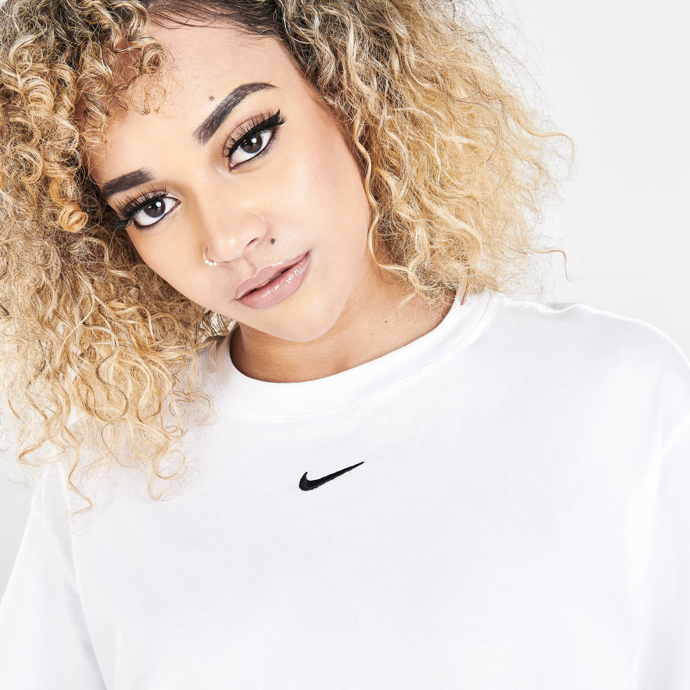 Nike Women's Sportswear Essential T-shirt White / Black sold by JD Sports product image thumbnail 4