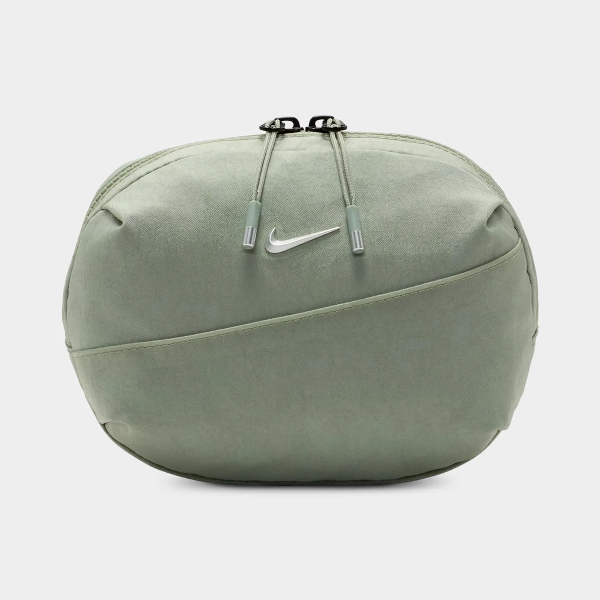 Nike Aura Crossbody Bag (2L) Jade Horizon / Matte Silver sold by JD Sports