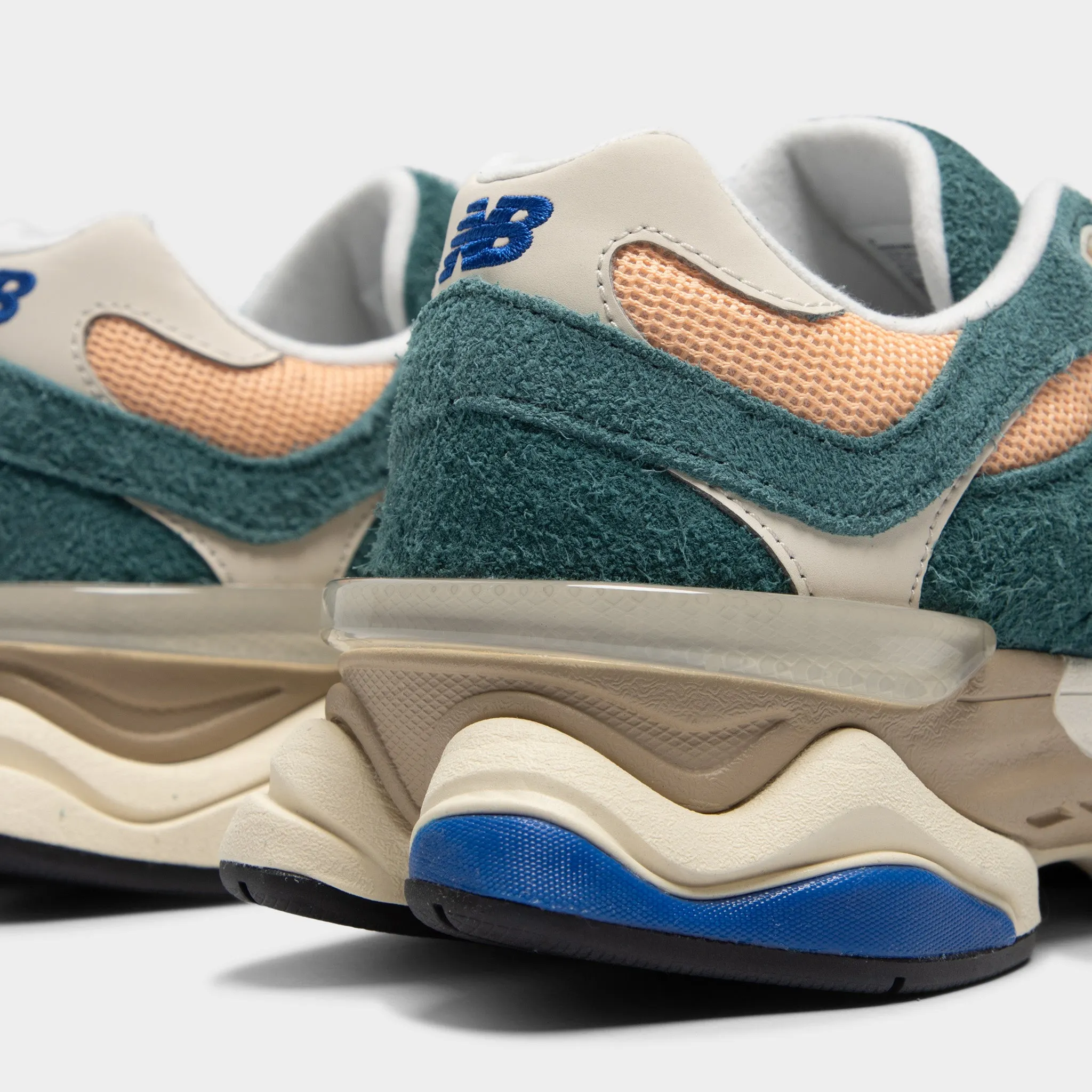 New Balance 9060 New Spruce / Peach Blossom sold by JD Sports product image thumbnail 3