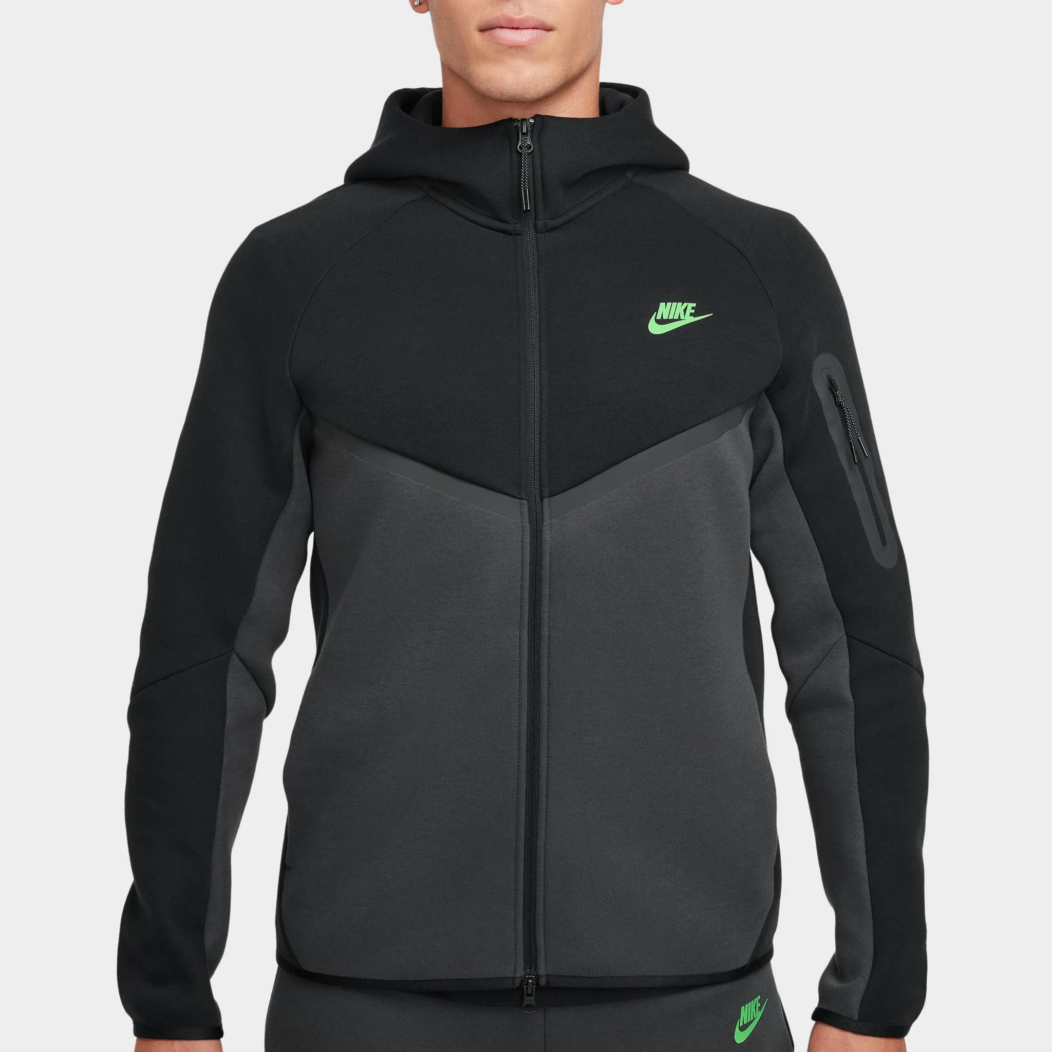 Nike Tech Fleece Full-Zip Windrunner Hoodie Black / Anthracite - Green Strike sold by JD Sports product image thumbnail 3
