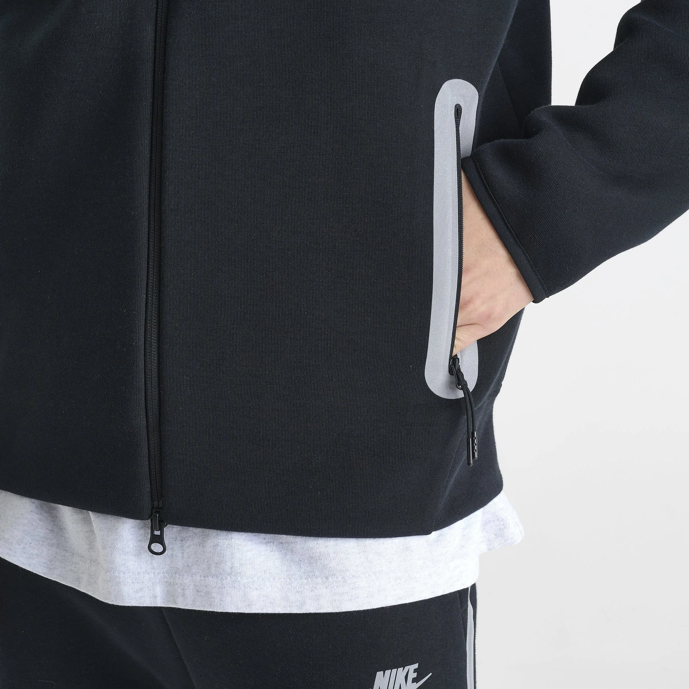 Nike Tech Windrunner Reflective Full Zip Fleece Jacket Black / Bemis Silver sold by JD Sports product image thumbnail 4