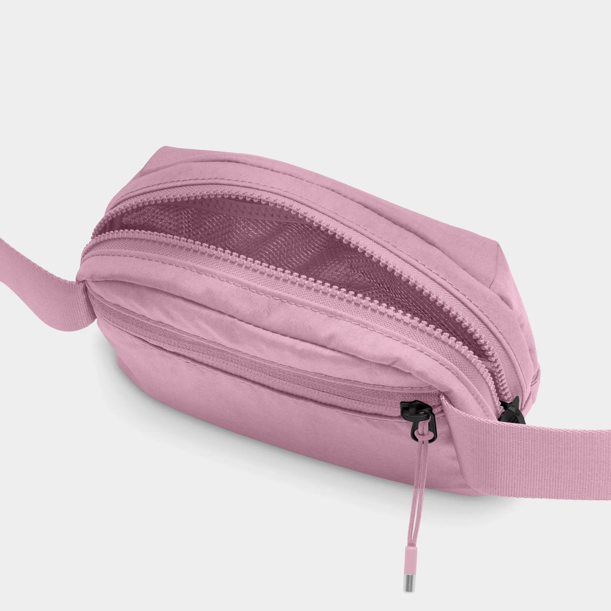 Nike Aura Crossbody Bag (2L) Elemental Pink / Matte Silver sold by JD Sports product image thumbnail 5