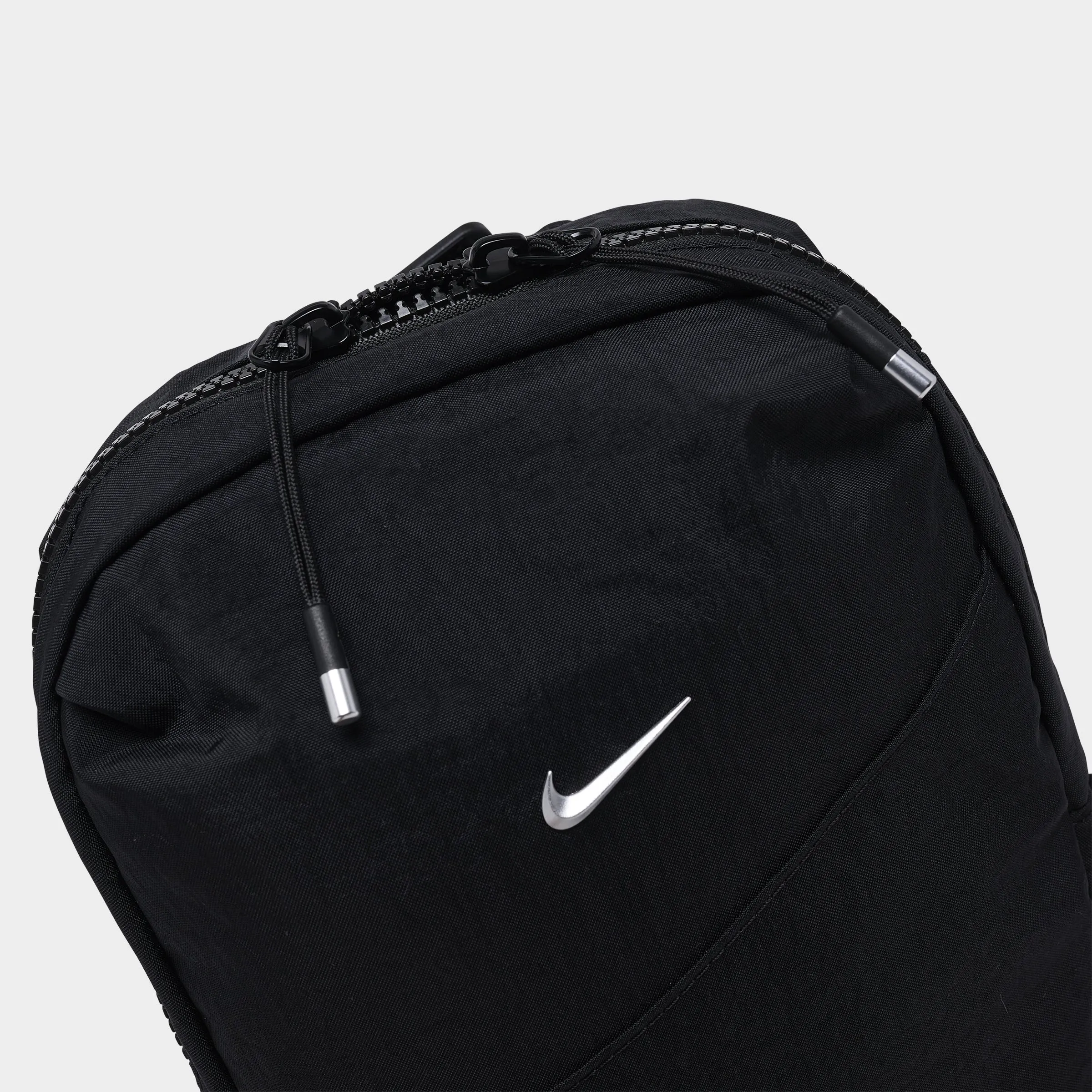 Nike Aura Crossbody Bag (2L) Black / Matte Silver sold by JD Sports product image thumbnail 5