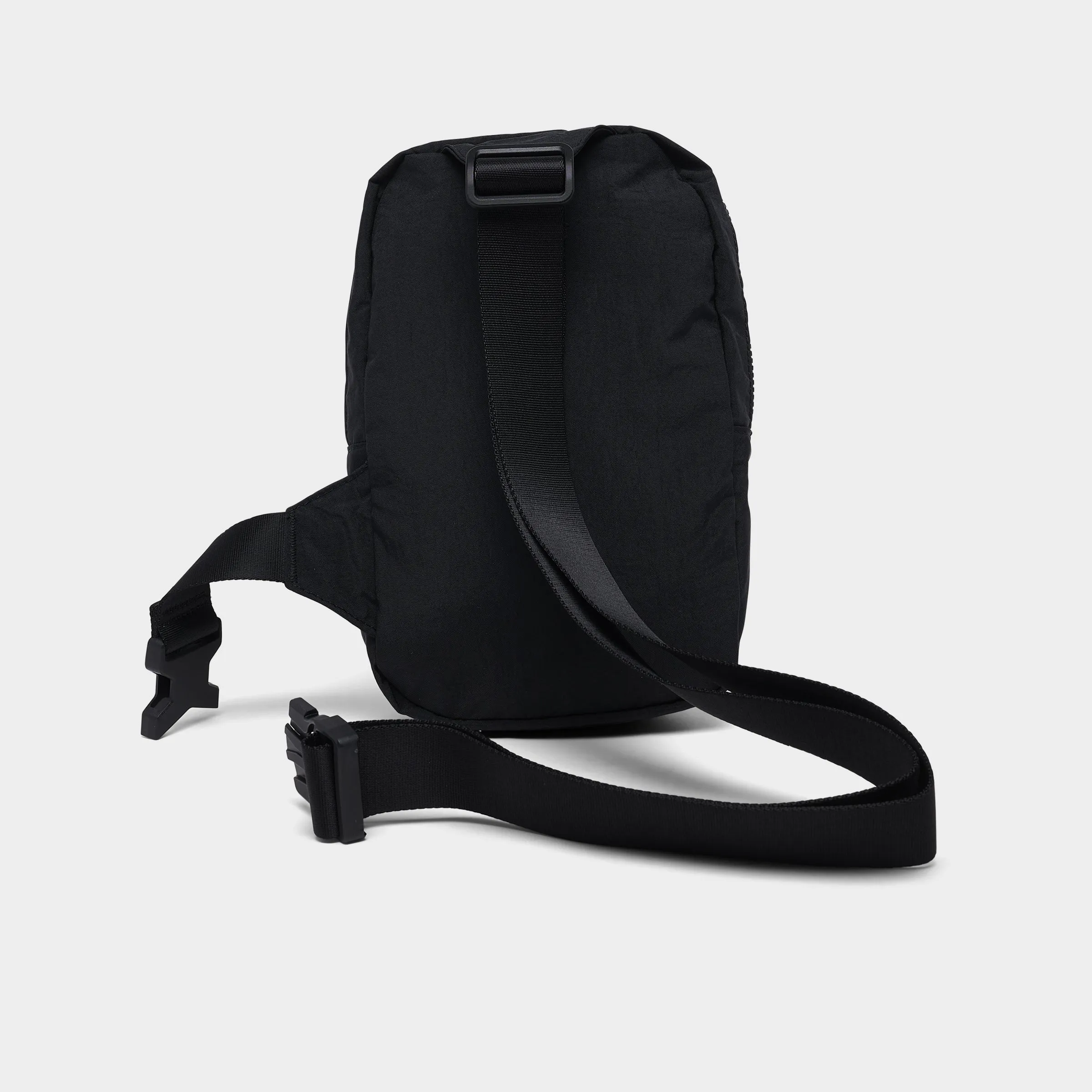 Nike Aura Crossbody Bag (2L) Black / Matte Silver sold by JD Sports product image thumbnail 2