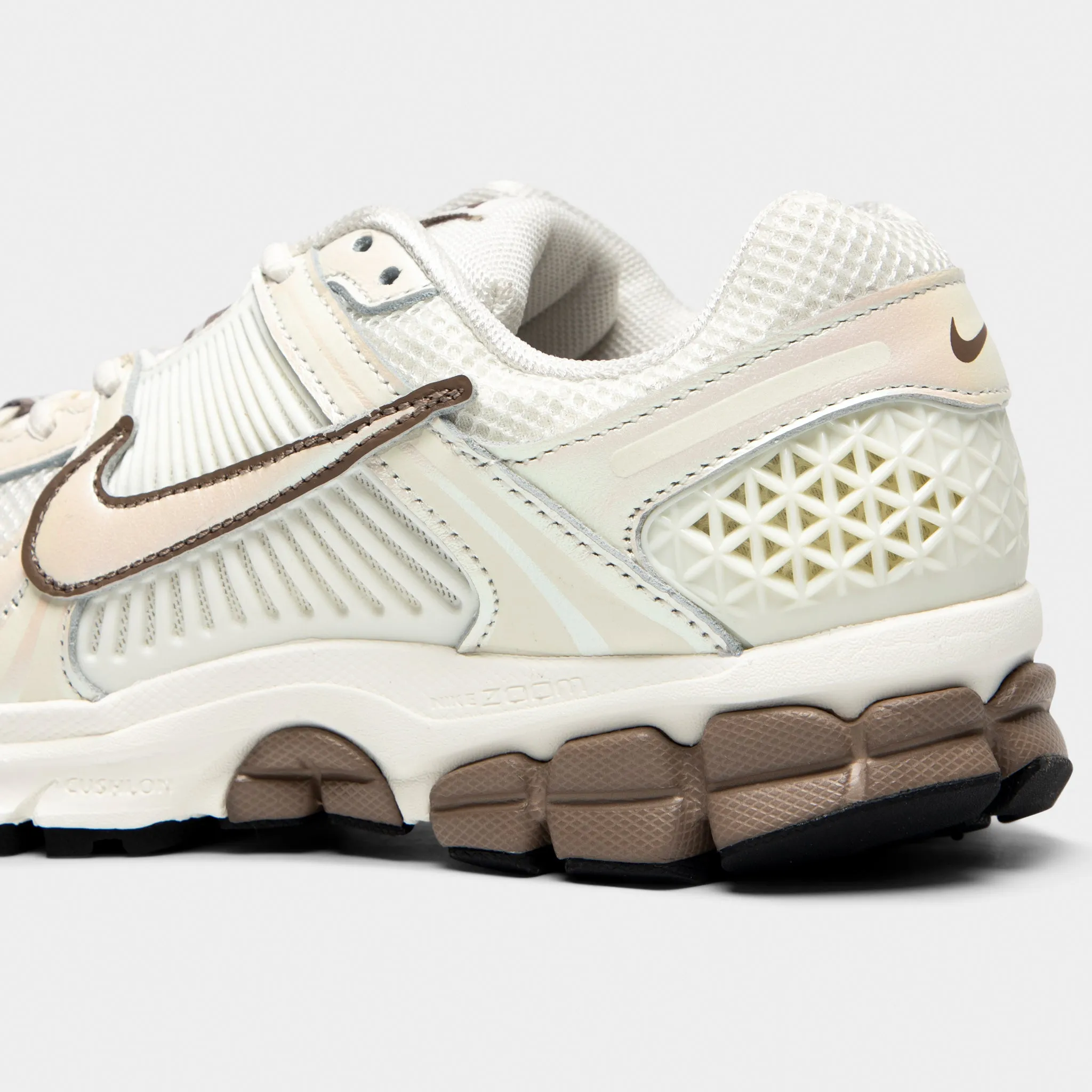 Nike Women's Zoom Vomero 5 Sail / Mink Brown - Black sold by JD Sports product image thumbnail 3
