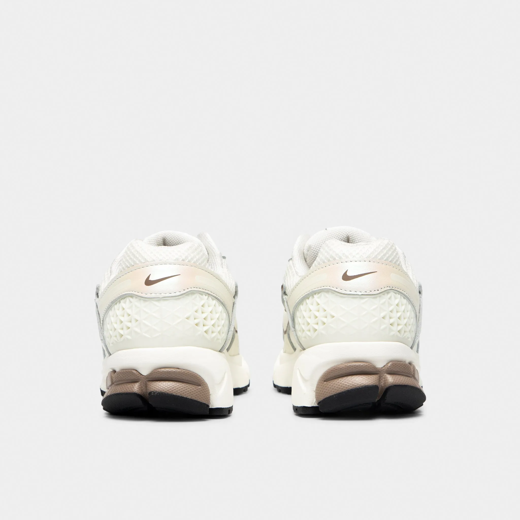 Nike Women's Zoom Vomero 5 Sail / Mink Brown - Black sold by JD Sports product image thumbnail 4