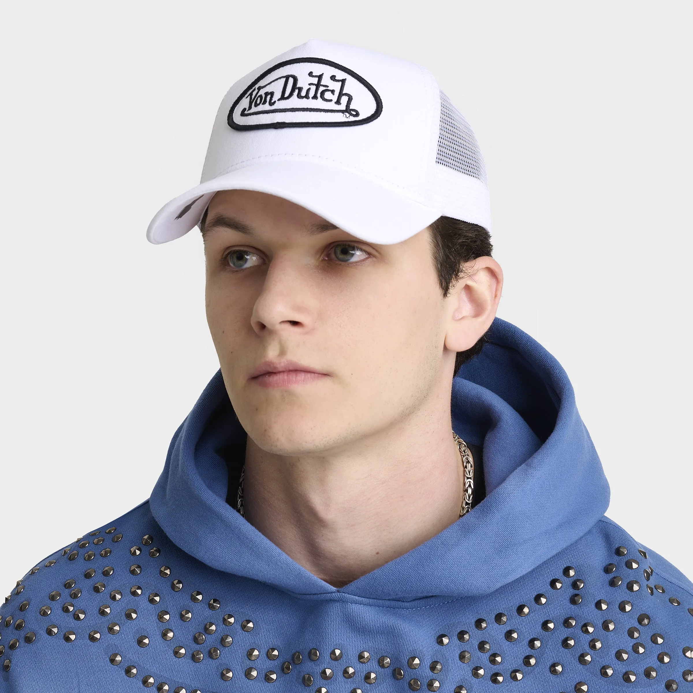 Von Dutch Staple Trucker / White sold by JD Sports