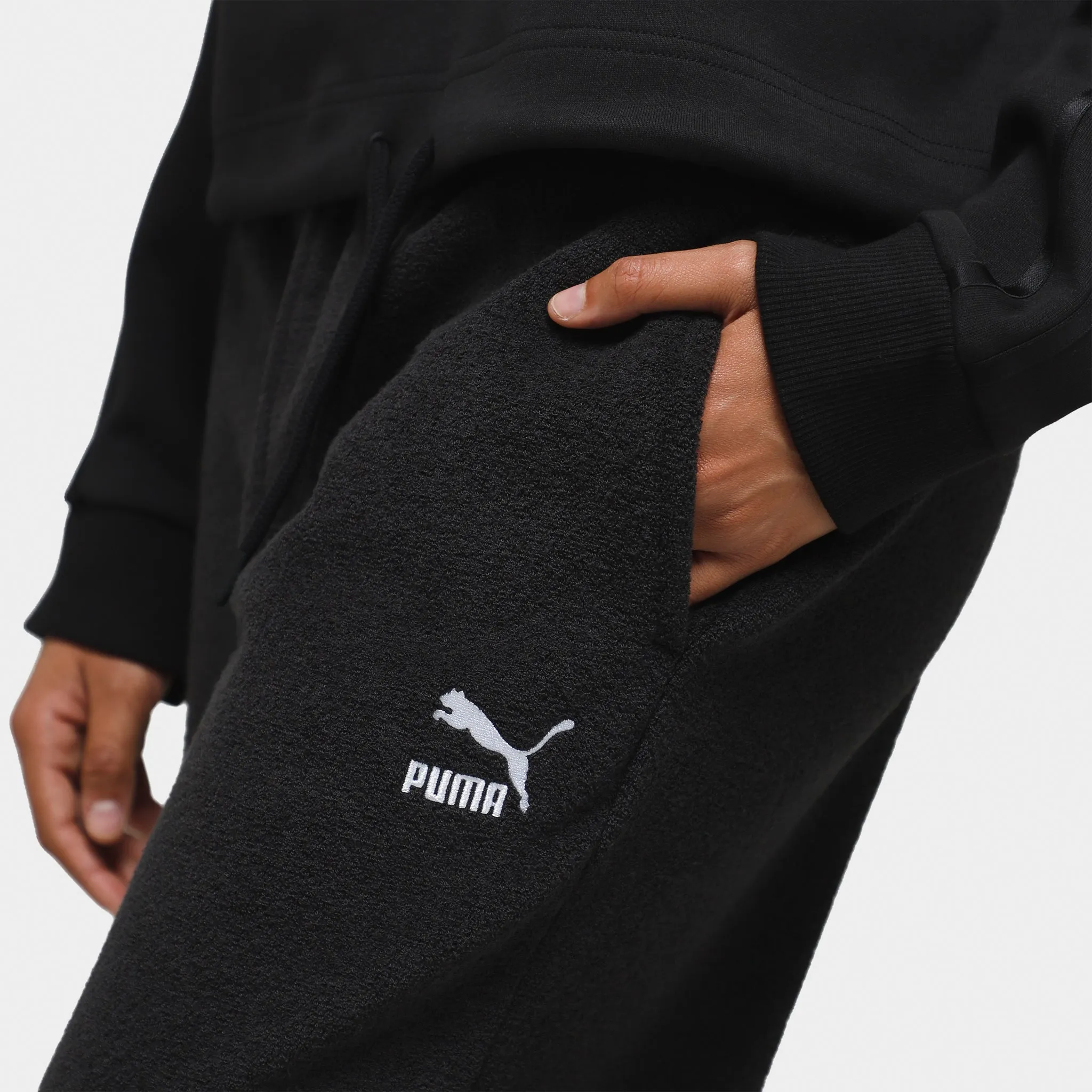 Puma Women's Classics Fleece Sweatpants / Puma Black sold by JD Sports product image thumbnail 5