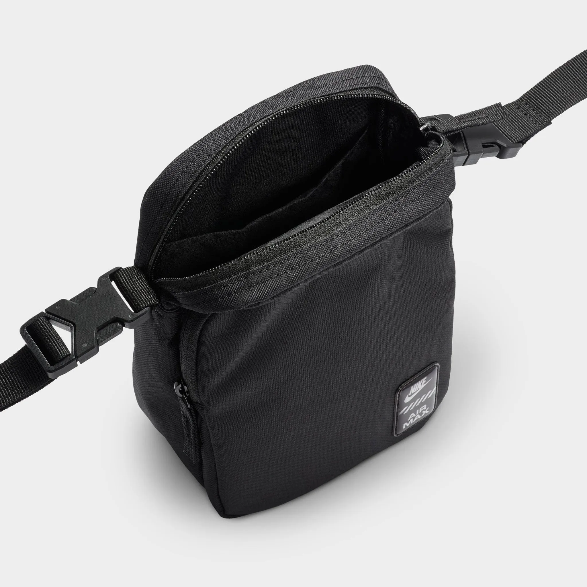 Nike Air Max Heritage Crossbody Bag / Black sold by JD Sports product image thumbnail 3