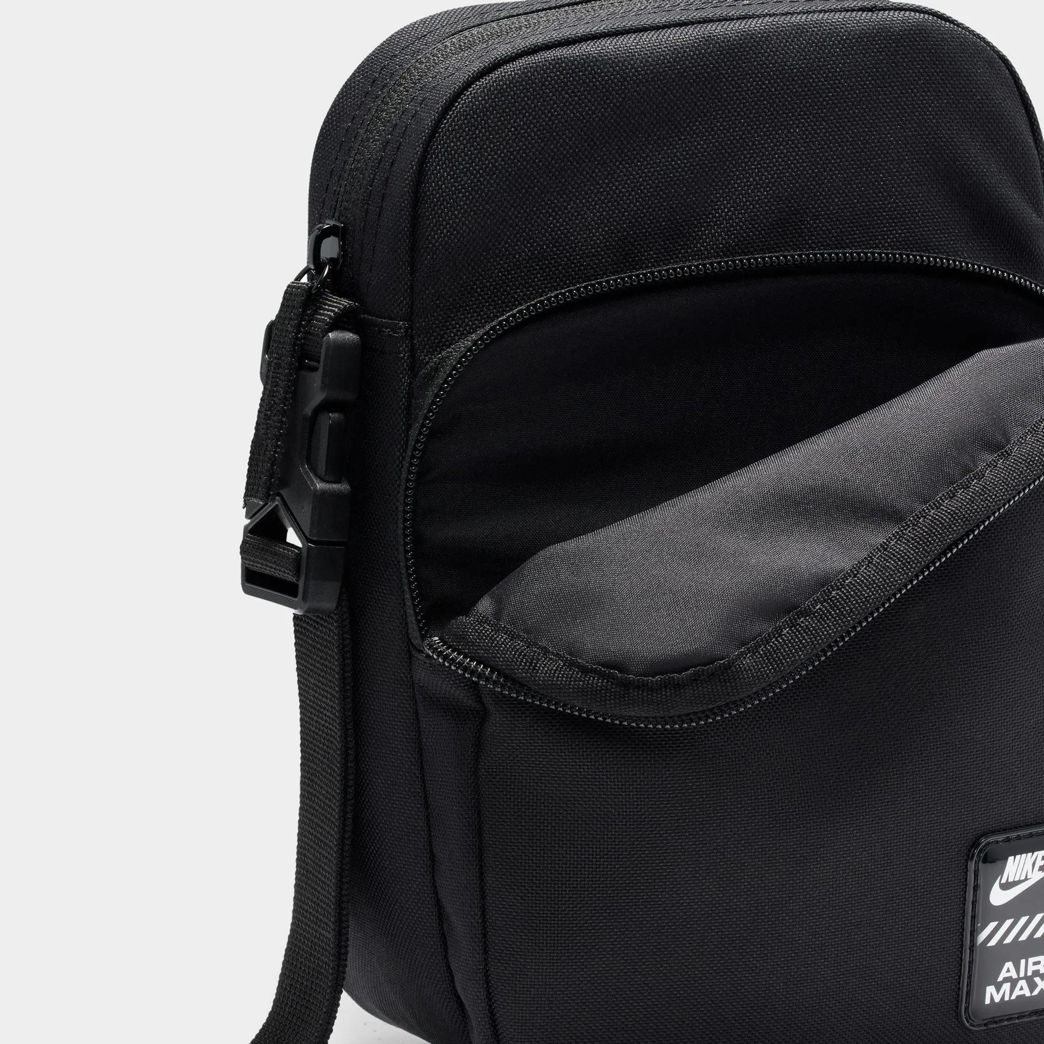 Nike Air Max Heritage Crossbody Bag / Black sold by JD Sports product image thumbnail 5