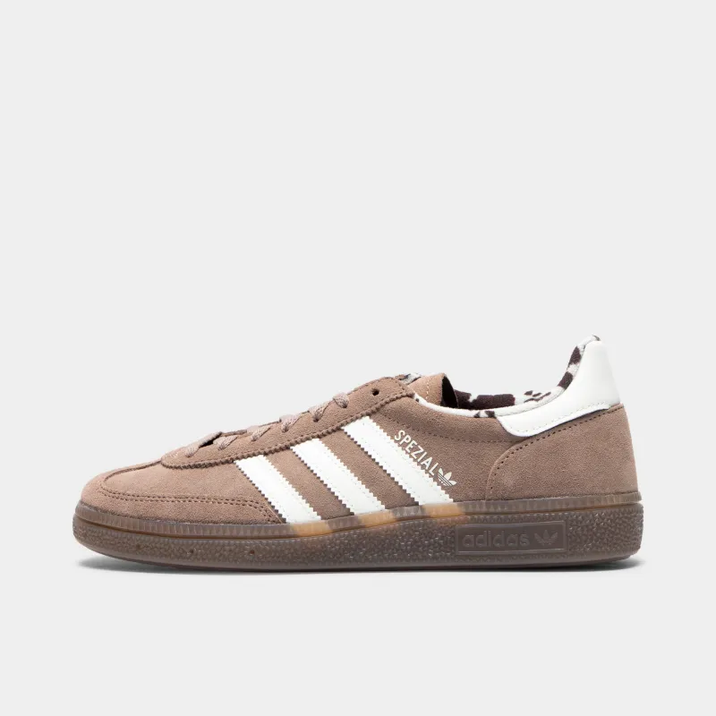 adidas Originals Women's Handball Spezial Chalky Brown / Off White - Gum sold by JD Sports