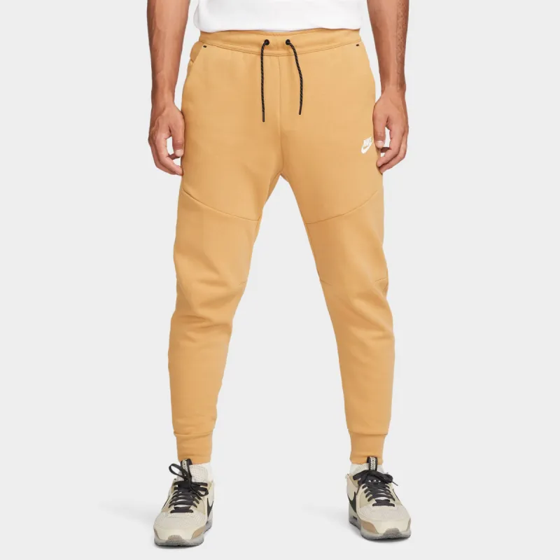 Nike Sportswear Tech Fleece Joggers Elemental Gold / Sail made by Nike