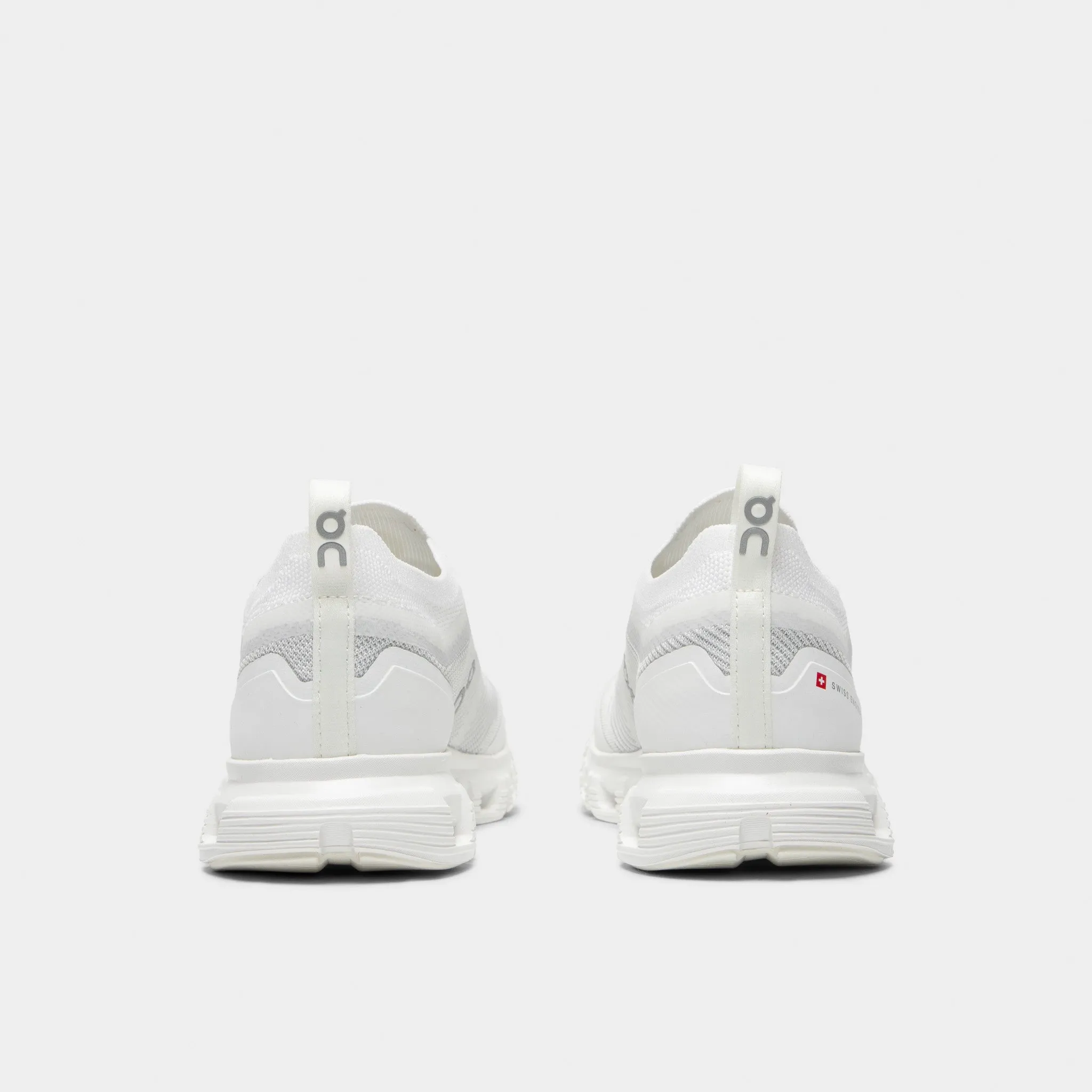 On Women's Cloud 6 Versa White / White sold by JD Sports product image thumbnail 4