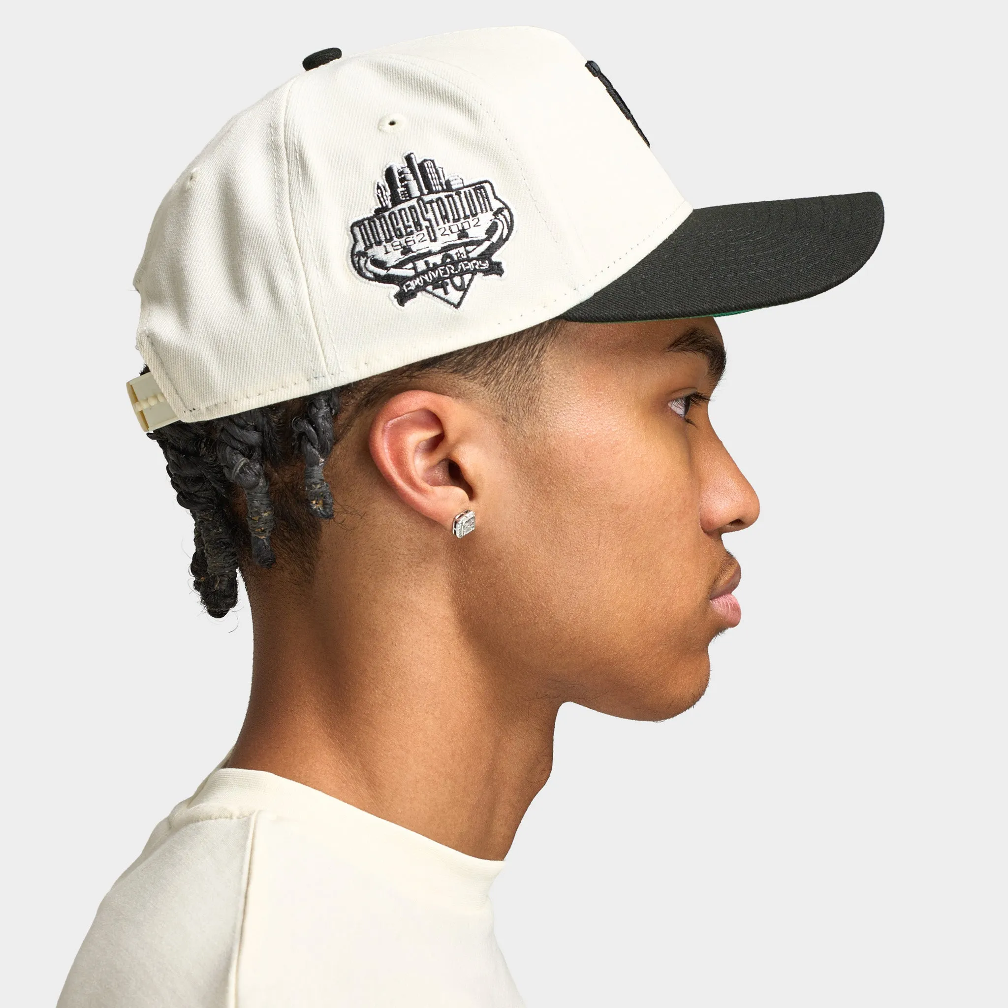 New Era Los Angeles Dodgers 9FORTY A-Frame Chrome / Black sold by JD Sports product image thumbnail 4