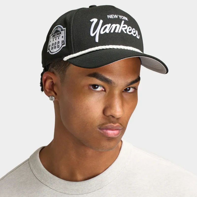 New Era New York Yankees Script 9FORTY A-Frame / Black sold by JD Sports