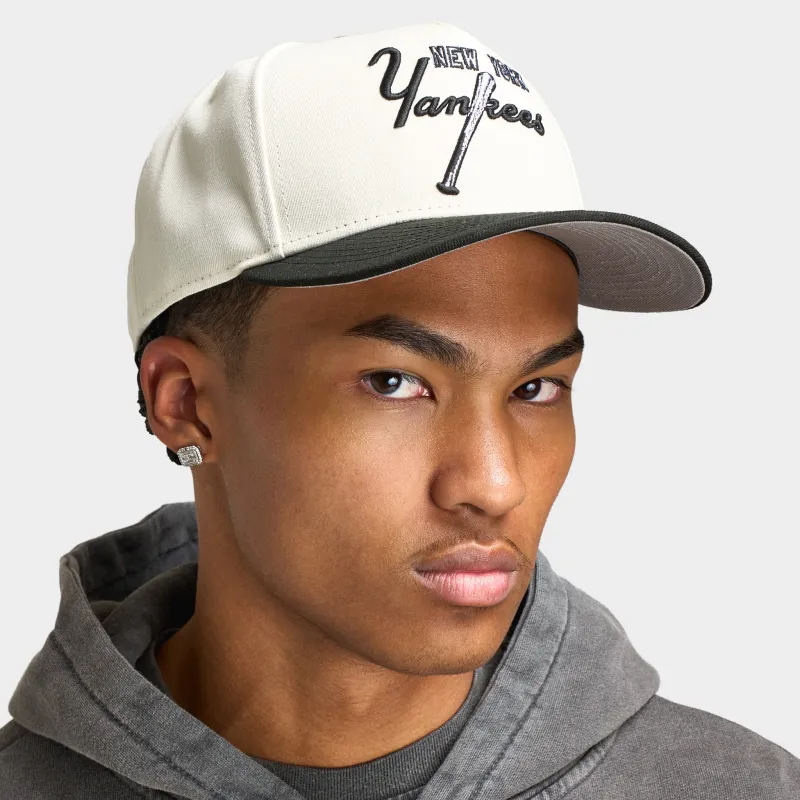 New Era New York Yankees 9FIFTY A-Frame Chrome / Black sold by JD Sports