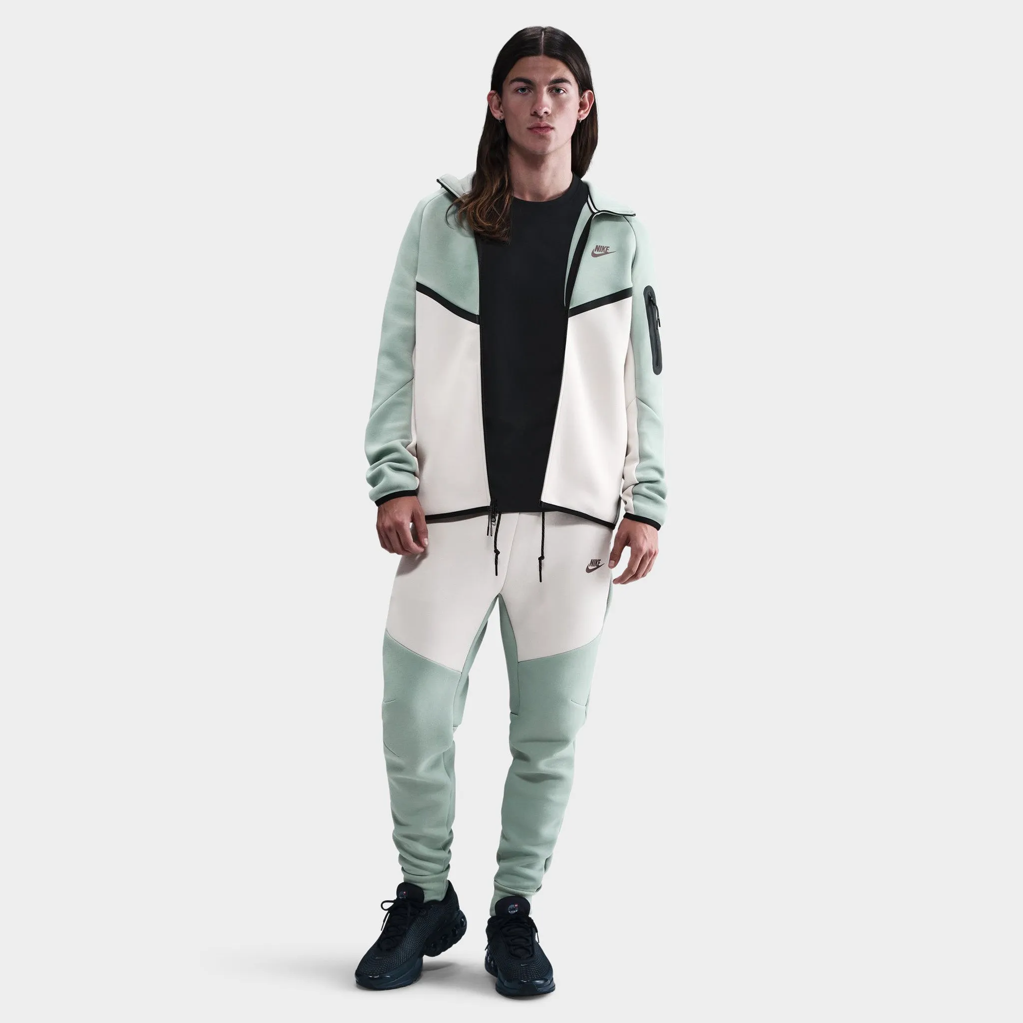 Nike Tech Fleece Full Zip WIndrunner Hoodie Dusty Sage / Light Orewood Brown - Plum Eclipse sold by JD Sports product image thumbnail 4