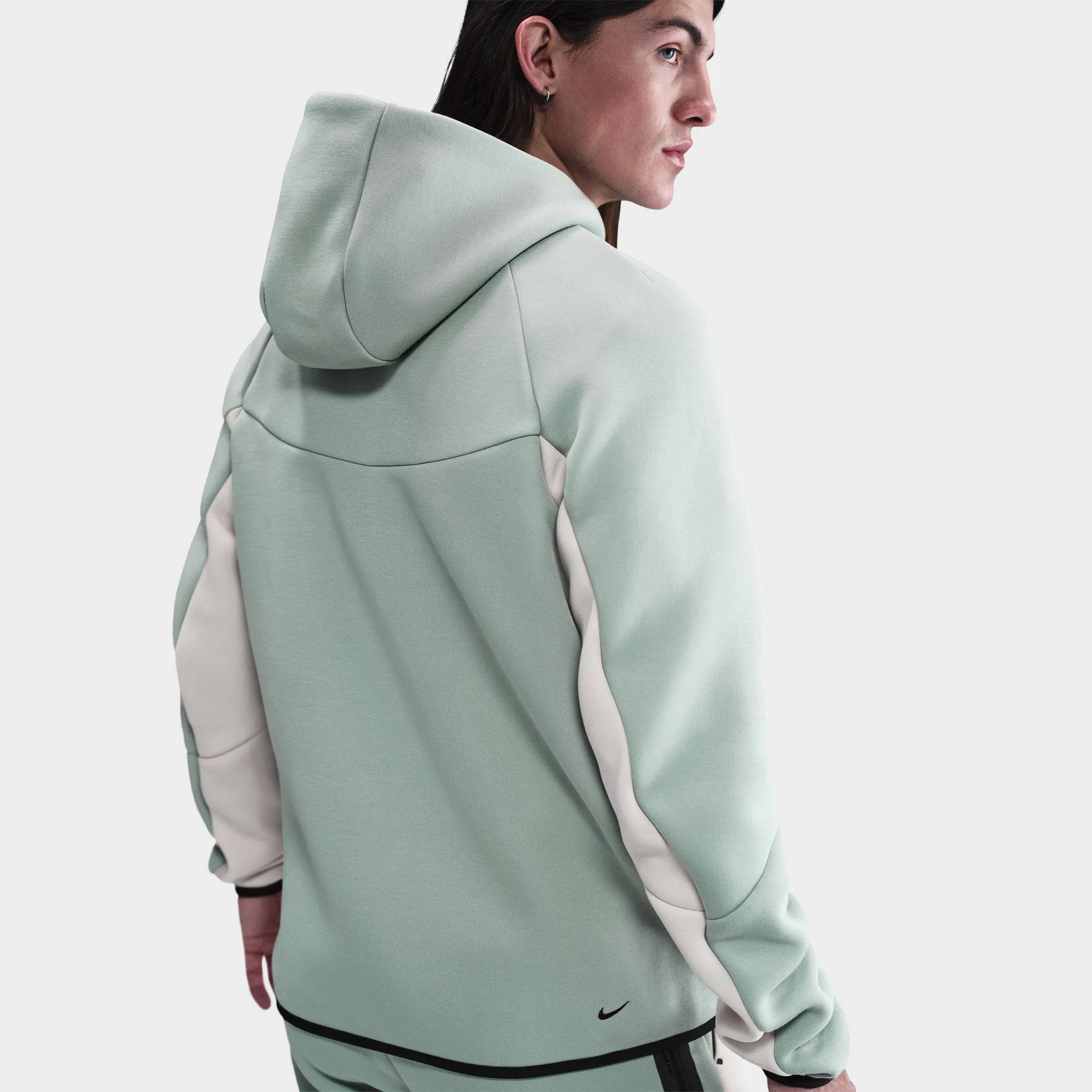 Nike Tech Fleece Full Zip WIndrunner Hoodie Dusty Sage / Light Orewood Brown - Plum Eclipse sold by JD Sports product image thumbnail 2