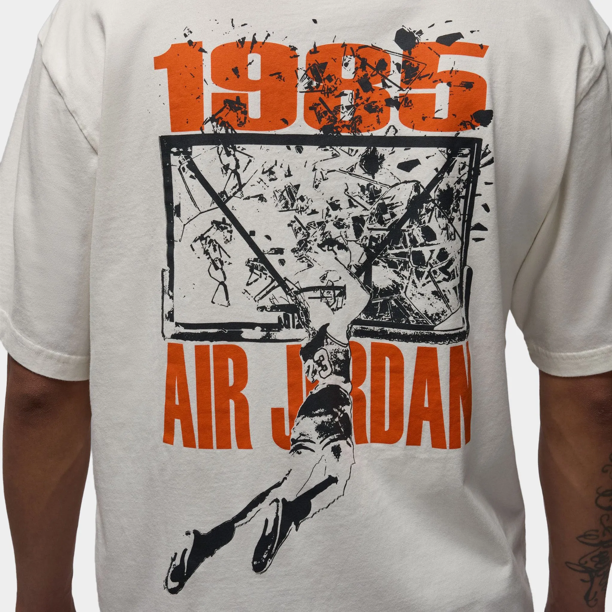 Michael Jordan Brooklyn Shattered Back Board Oversized Graphic T-Shirt Sail / Off Noir sold by JD Sports product image thumbnail 5