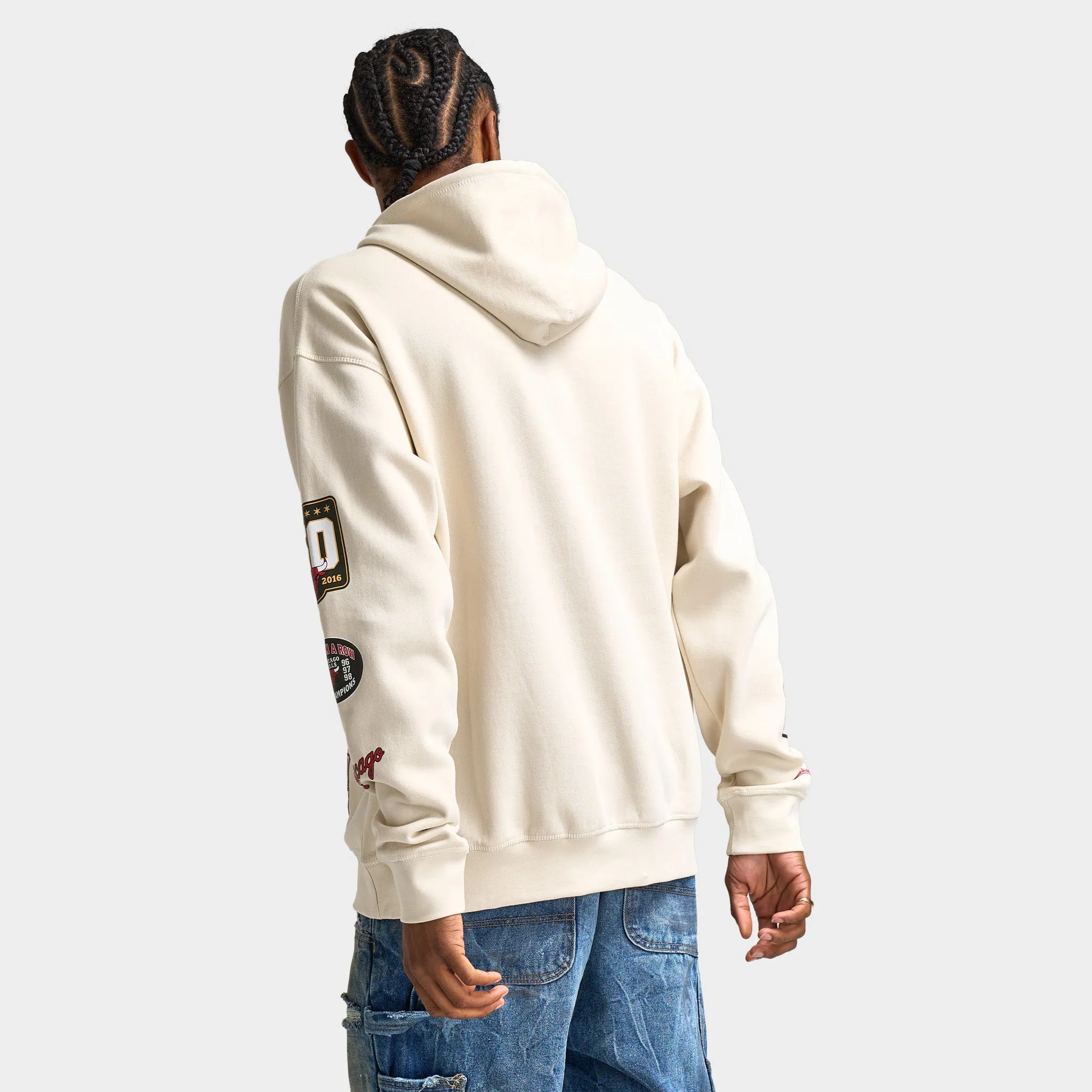 Mitchell & Ness Chicago Bulls Hoodie / Vintage White sold by JD Sports product image thumbnail 2