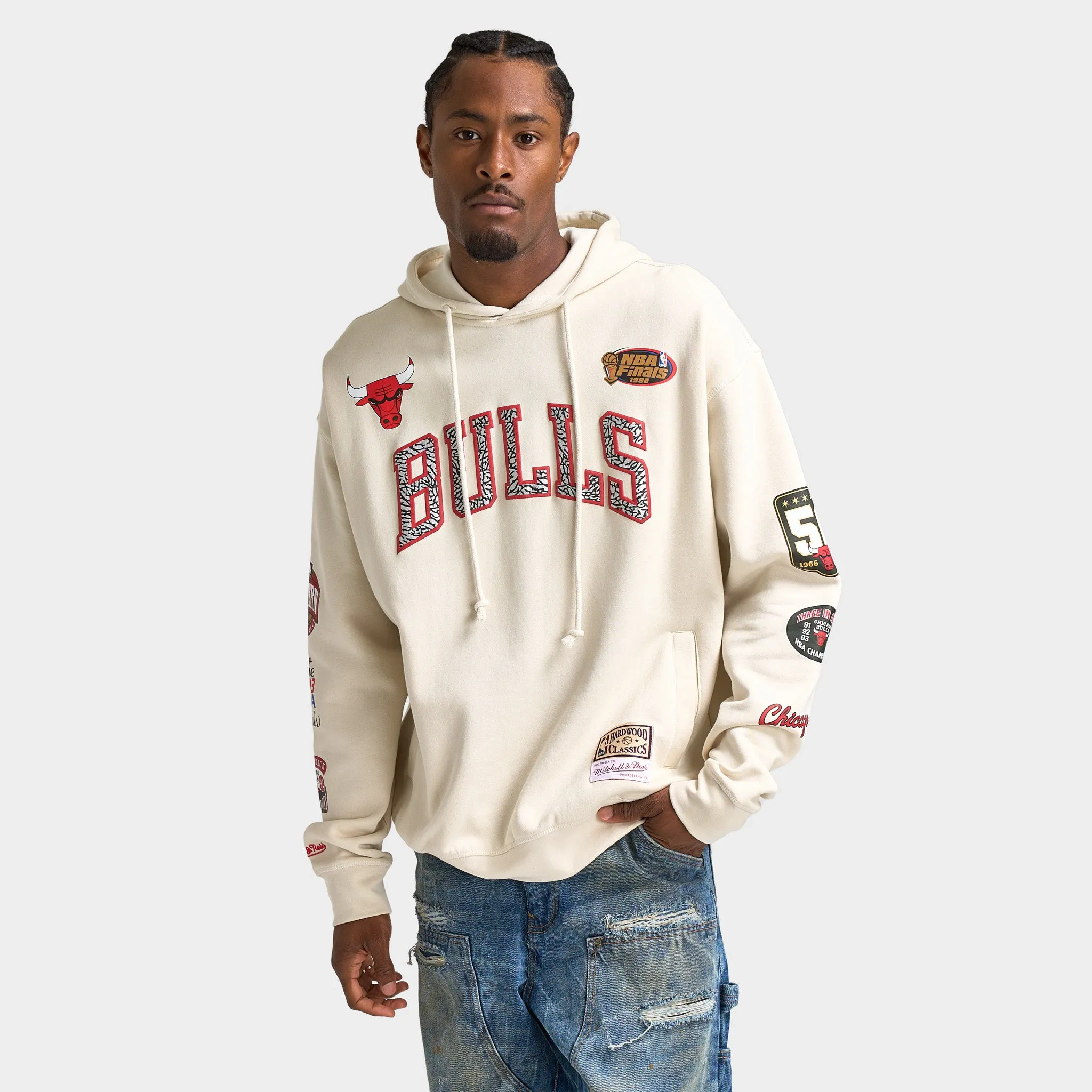 Mitchell & Ness Chicago Bulls Hoodie / Vintage White sold by JD Sports