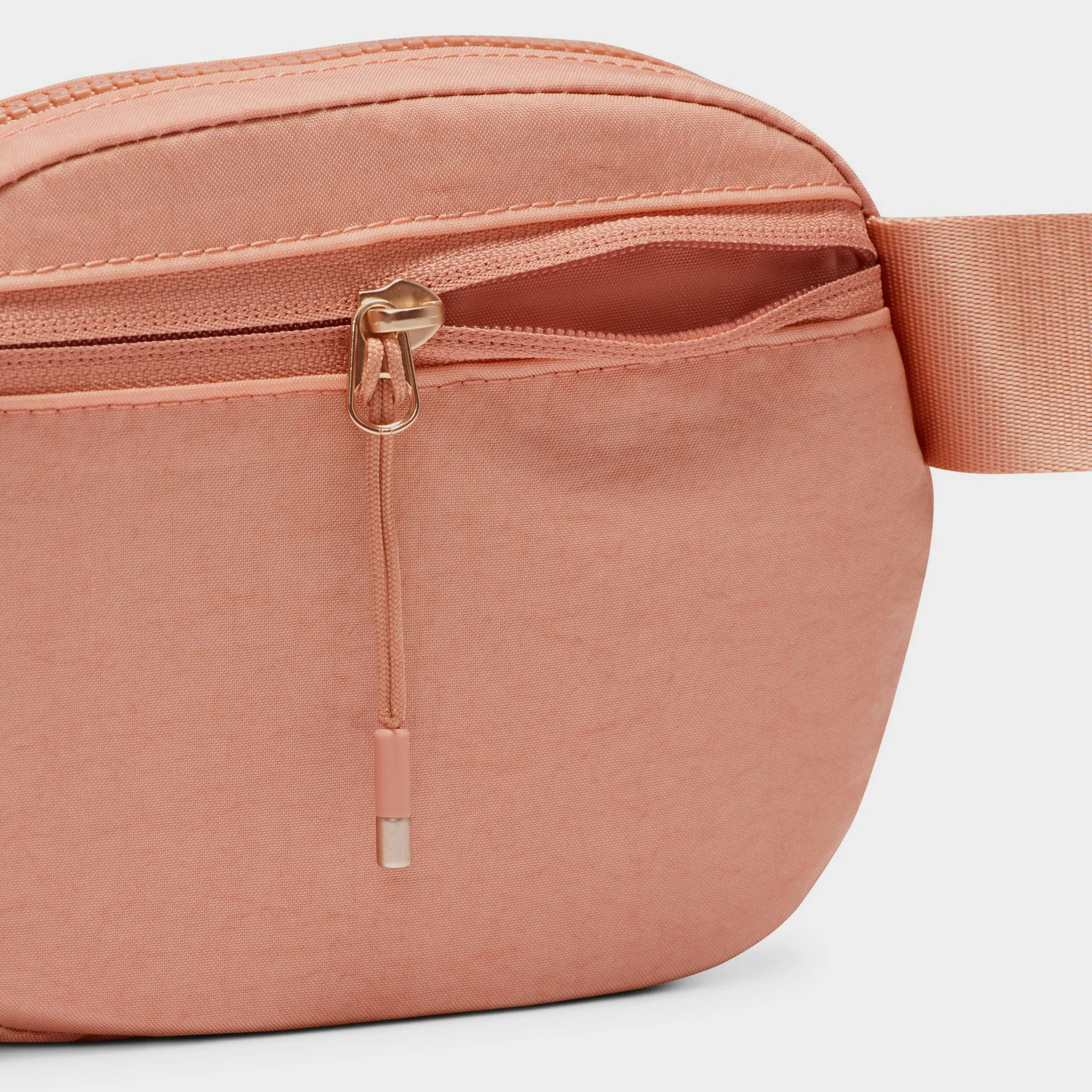 Nike Women's Aura Crossbody Bag (2L) / Gold sold by JD Sports product image thumbnail 4