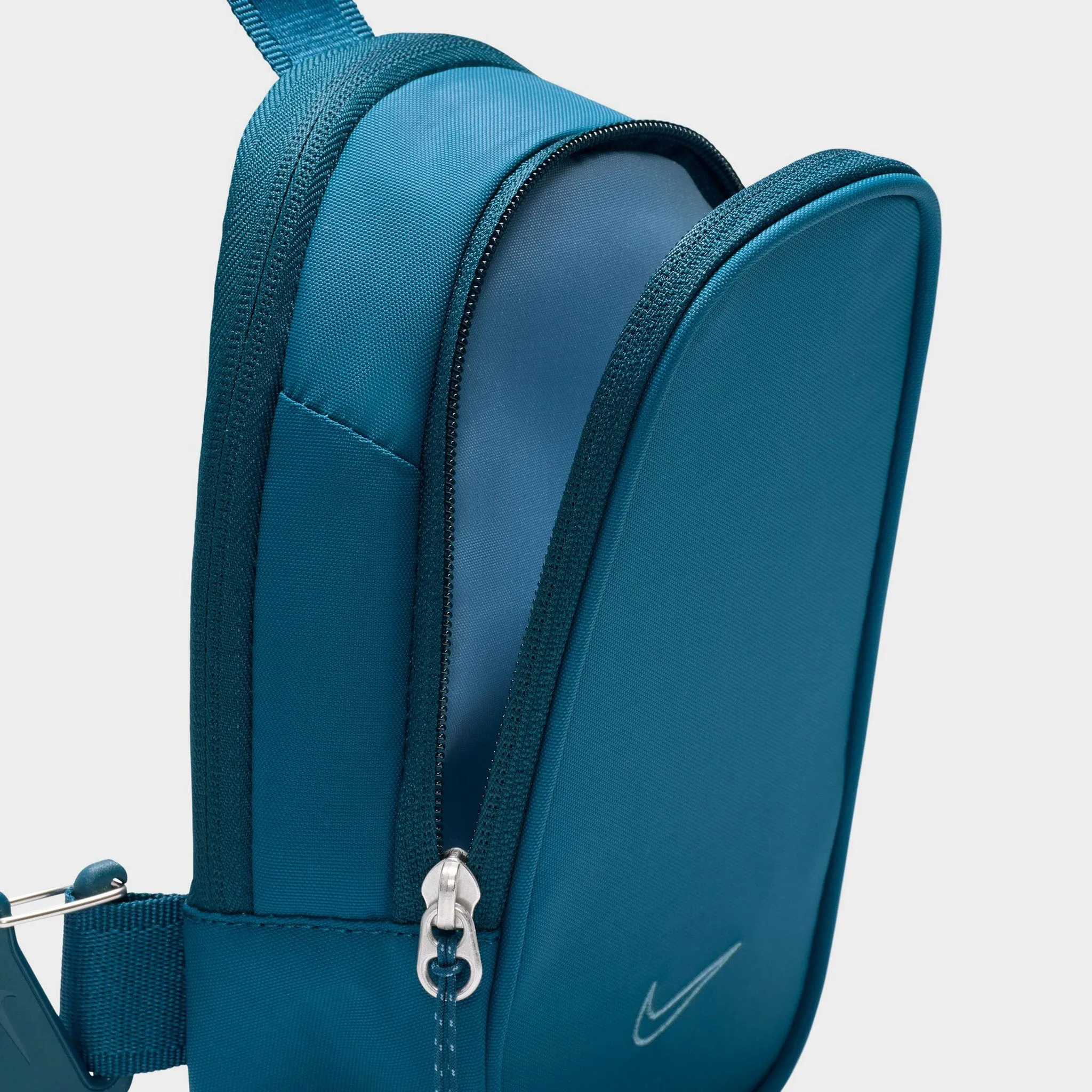 Nike Sportswear Commute Crossbody Bag / Blue Force sold by JD Sports product image thumbnail 4