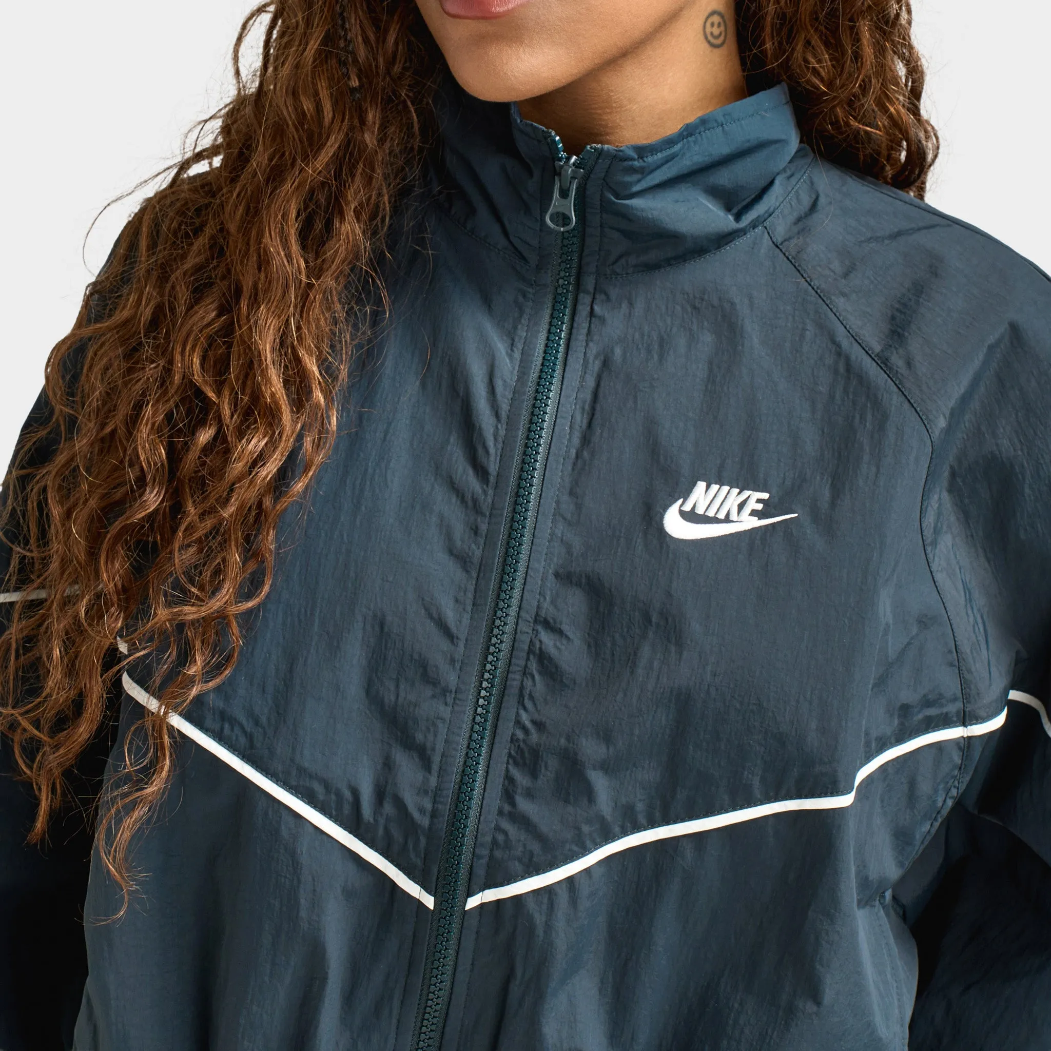 Nike Sportswear Women's WR Woven Jacket Speed Seaweed / Sail sold by JD Sports product image thumbnail 4