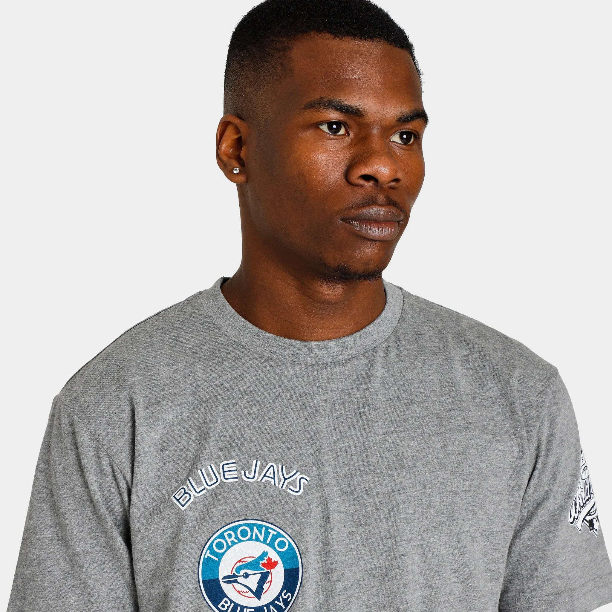 Mitchell & Ness Blue Jays City Collection T-shirt / Grey sold by JD Sports product image thumbnail 3