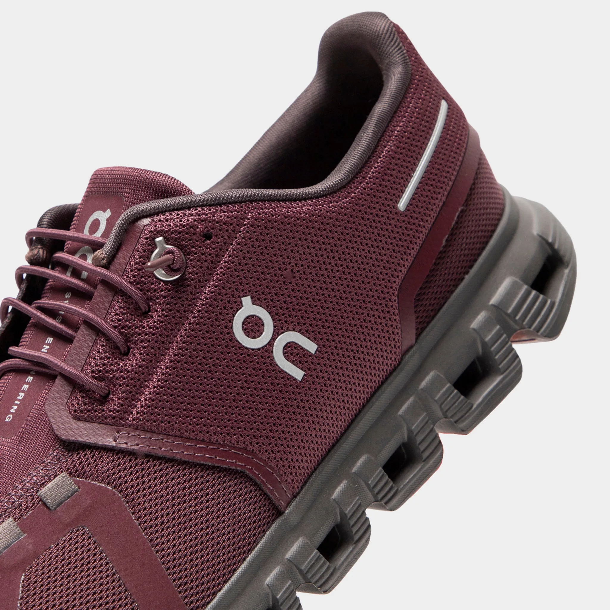 ON Cloud 6 Maroon / Black sold by JD Sports product image thumbnail 3