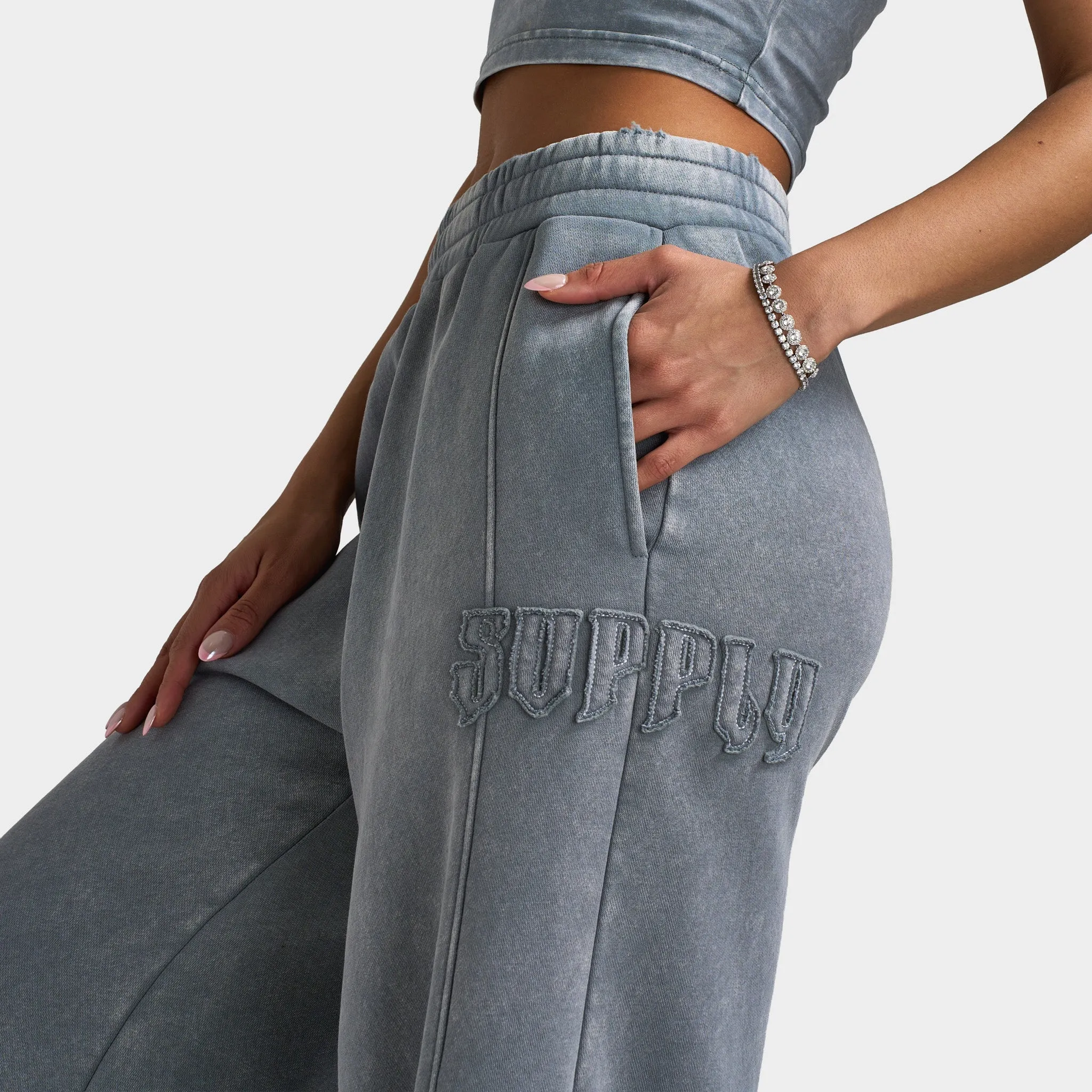 Supply & Demand Women's Raw Wide Leg Joggers / Grey Shingles sold by JD Sports product image thumbnail 5