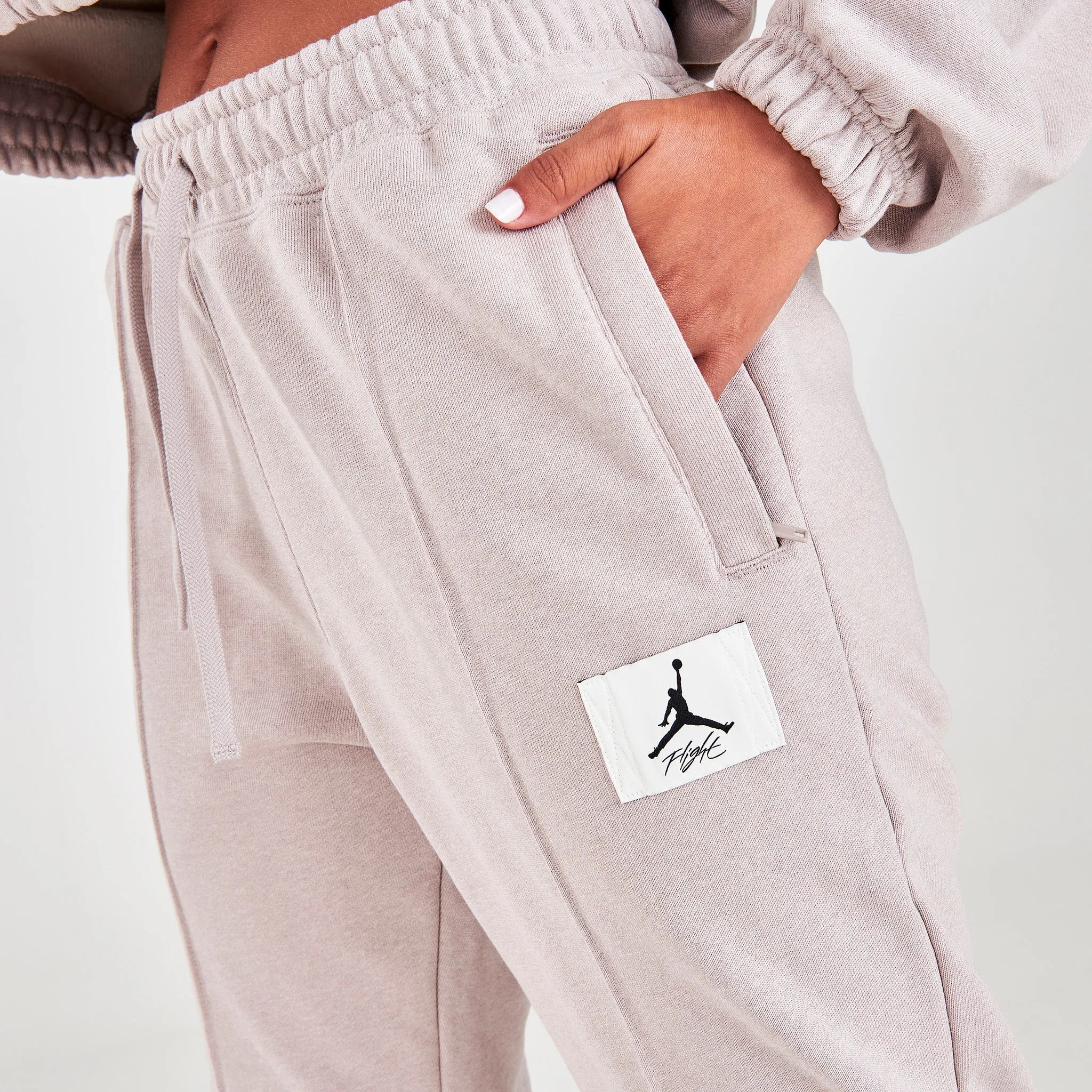 Jordan Women's Essential Fleece Pants Moon Particle / HTR - Thunder Grey sold by JD Sports product image thumbnail 4