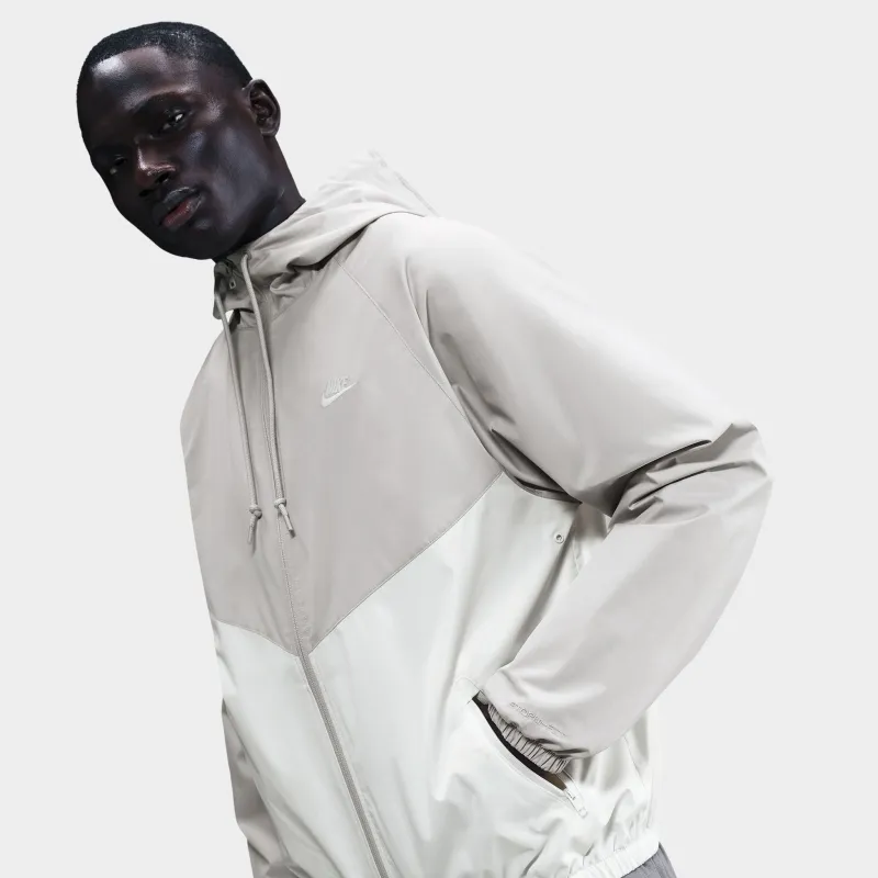 Nike Windrunner Lined Jacket / Grey sold by JD Sports