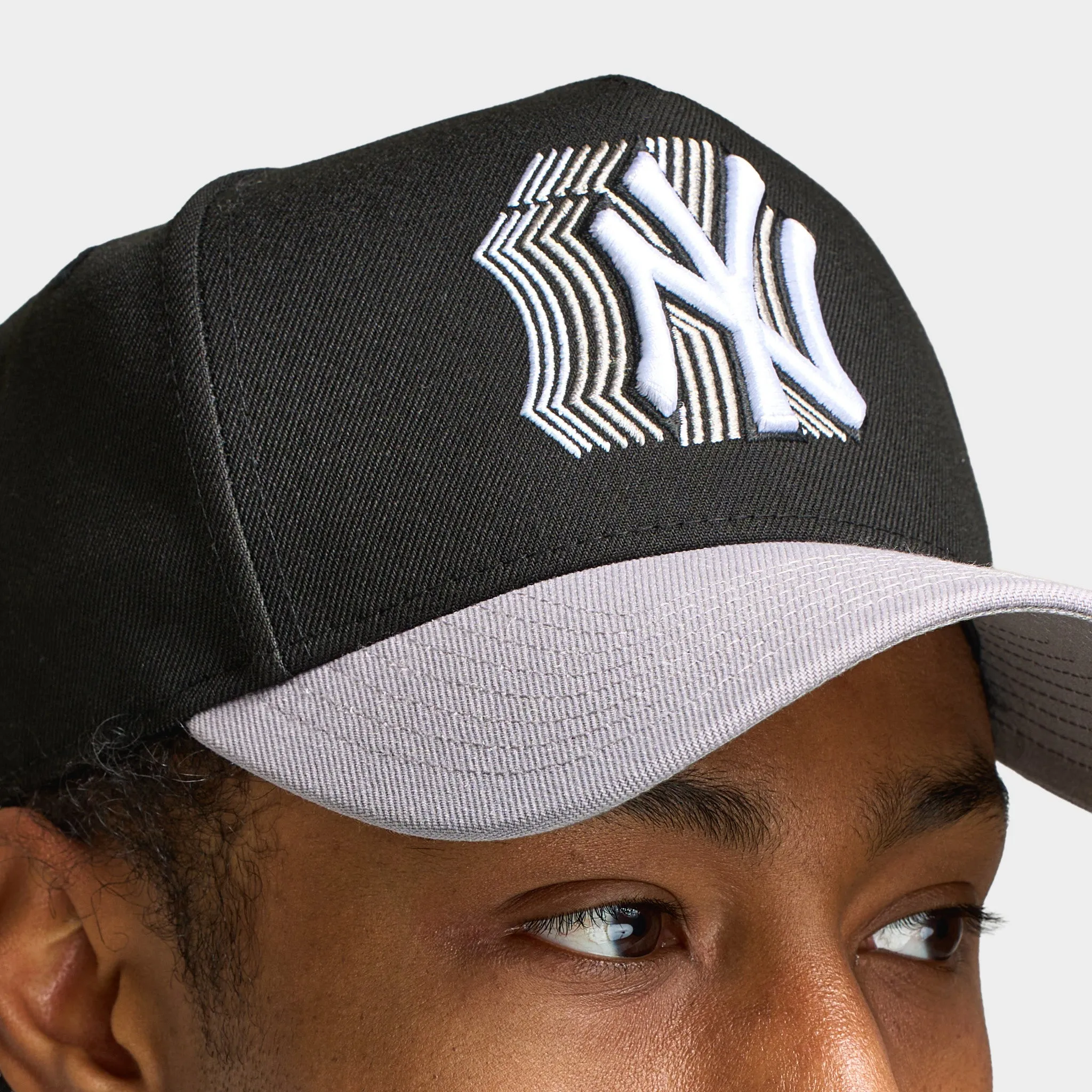 New Era New York Yankees Repeat Logo 9FORTY AF Black / Grey sold by JD Sports product image thumbnail 3