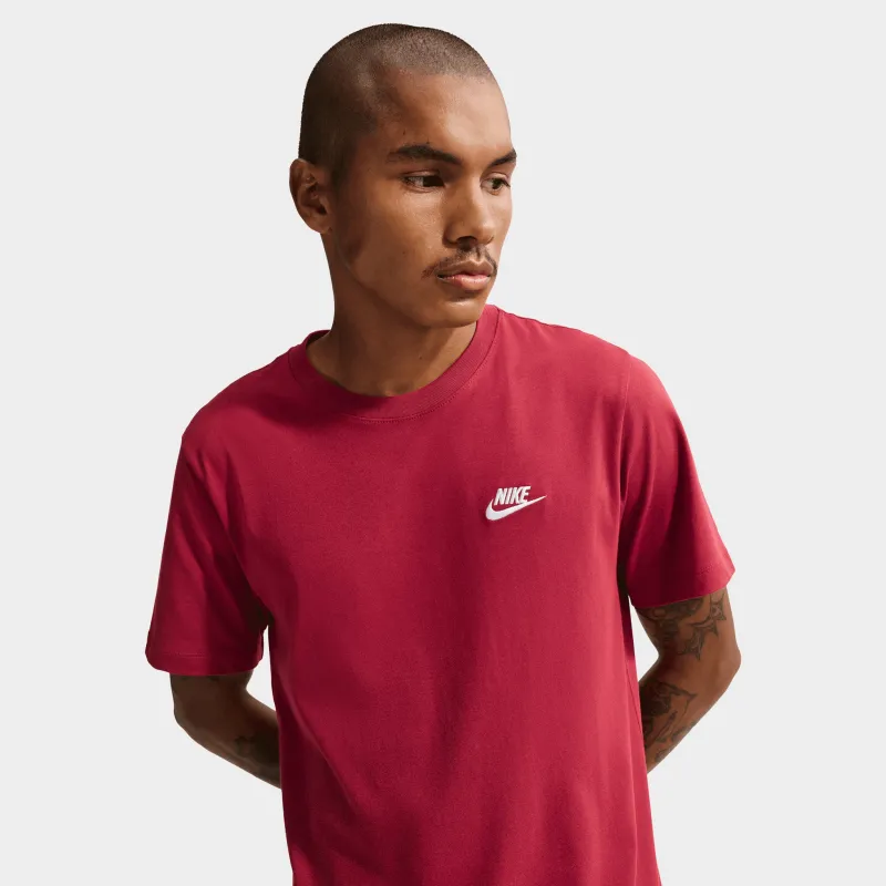 Nike Sportswear Club T-Shirt / Red sold by JD Sports