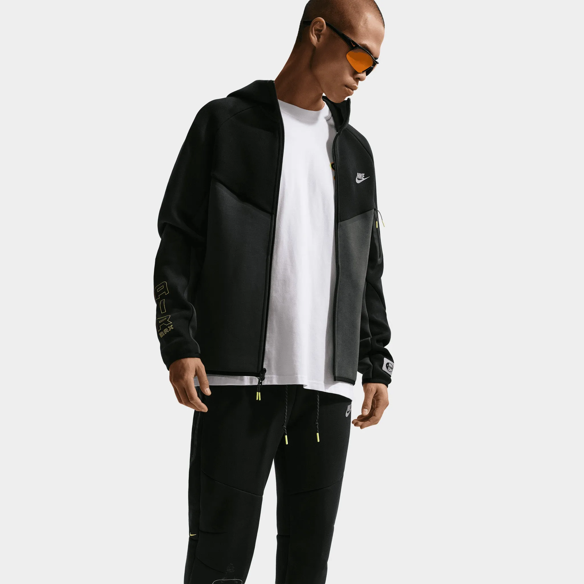 Nike Tech Fleece Jogger Black / Neon Yellow sold by JD Sports product image thumbnail 3