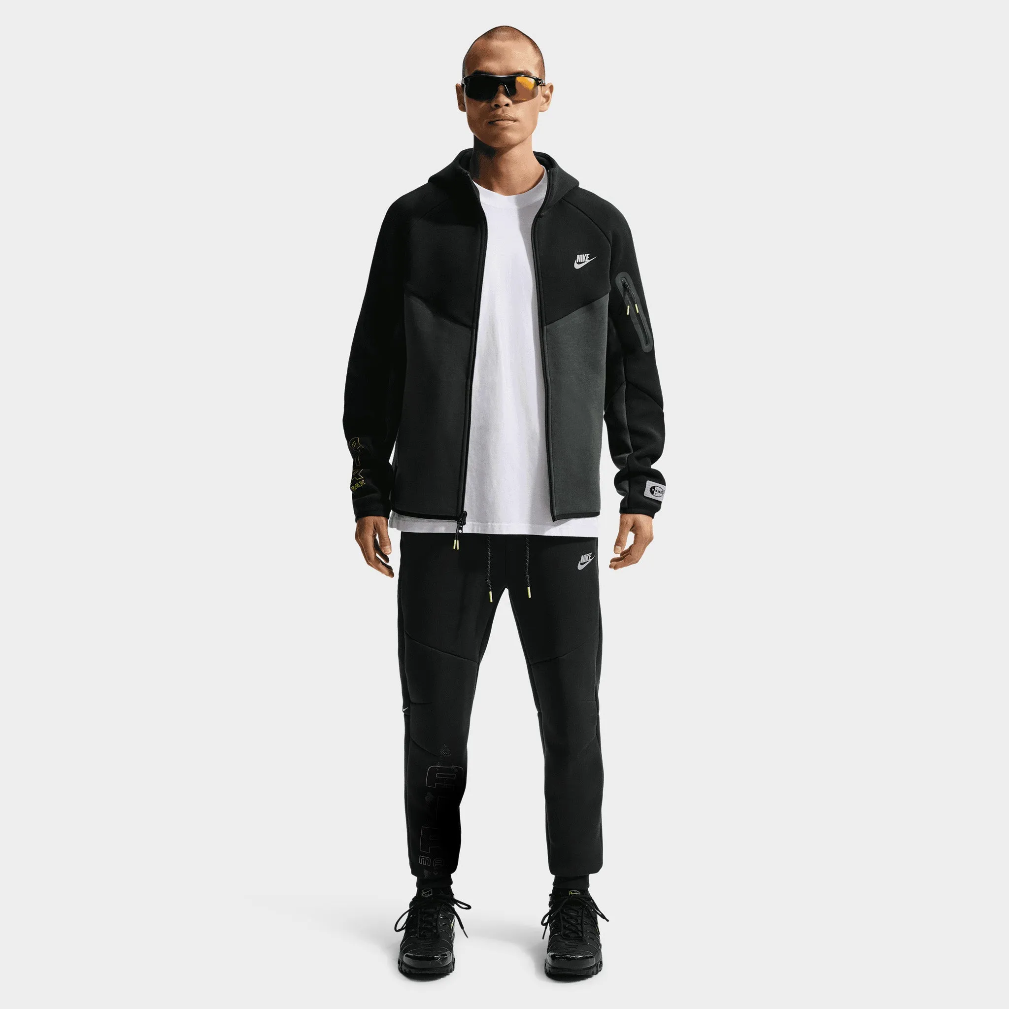 Nike Tech Fleece Jogger Black / Neon Yellow sold by JD Sports product image thumbnail 5