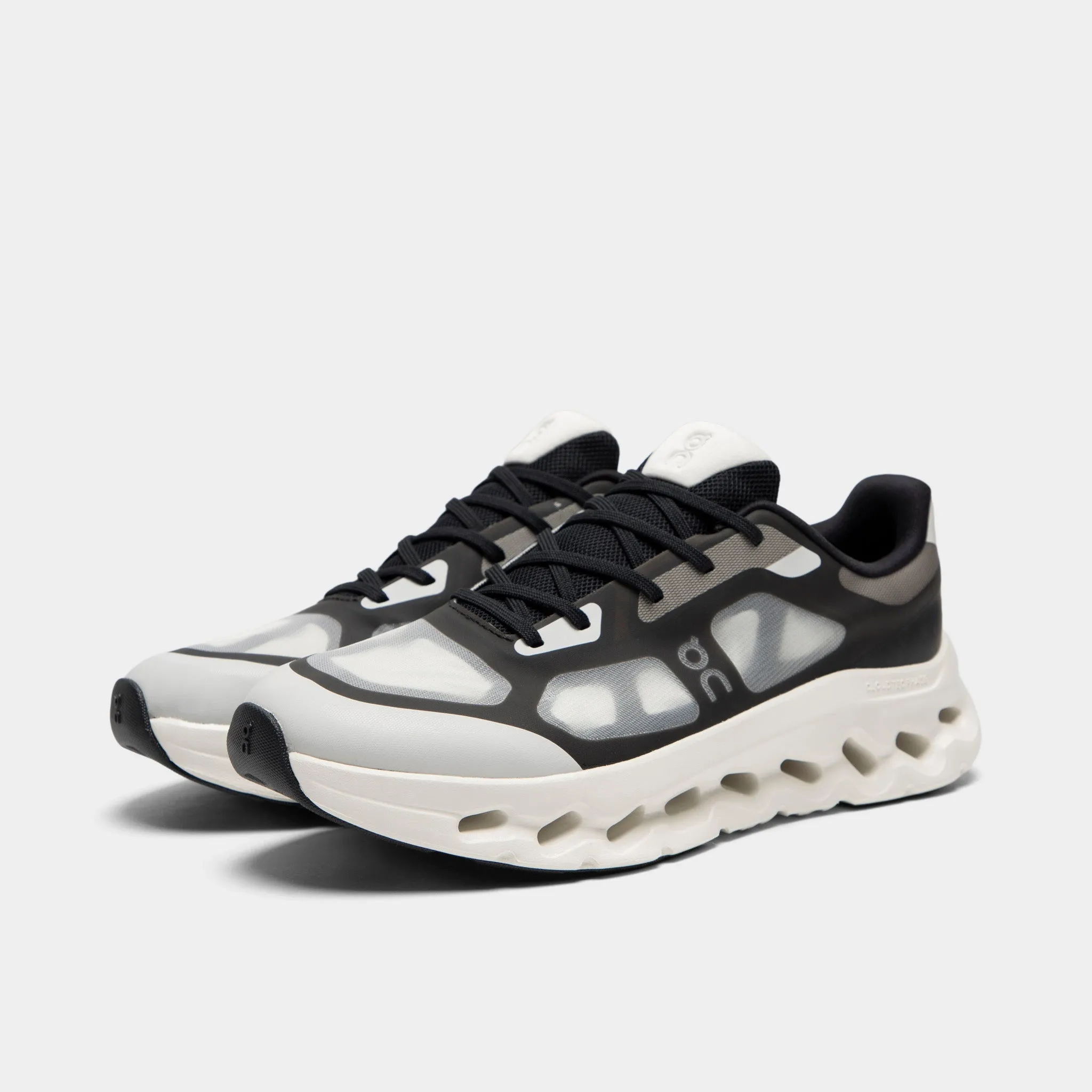 On Cloudtilt Remix 1 M Black / Ivory sold by JD Sports product image thumbnail 2