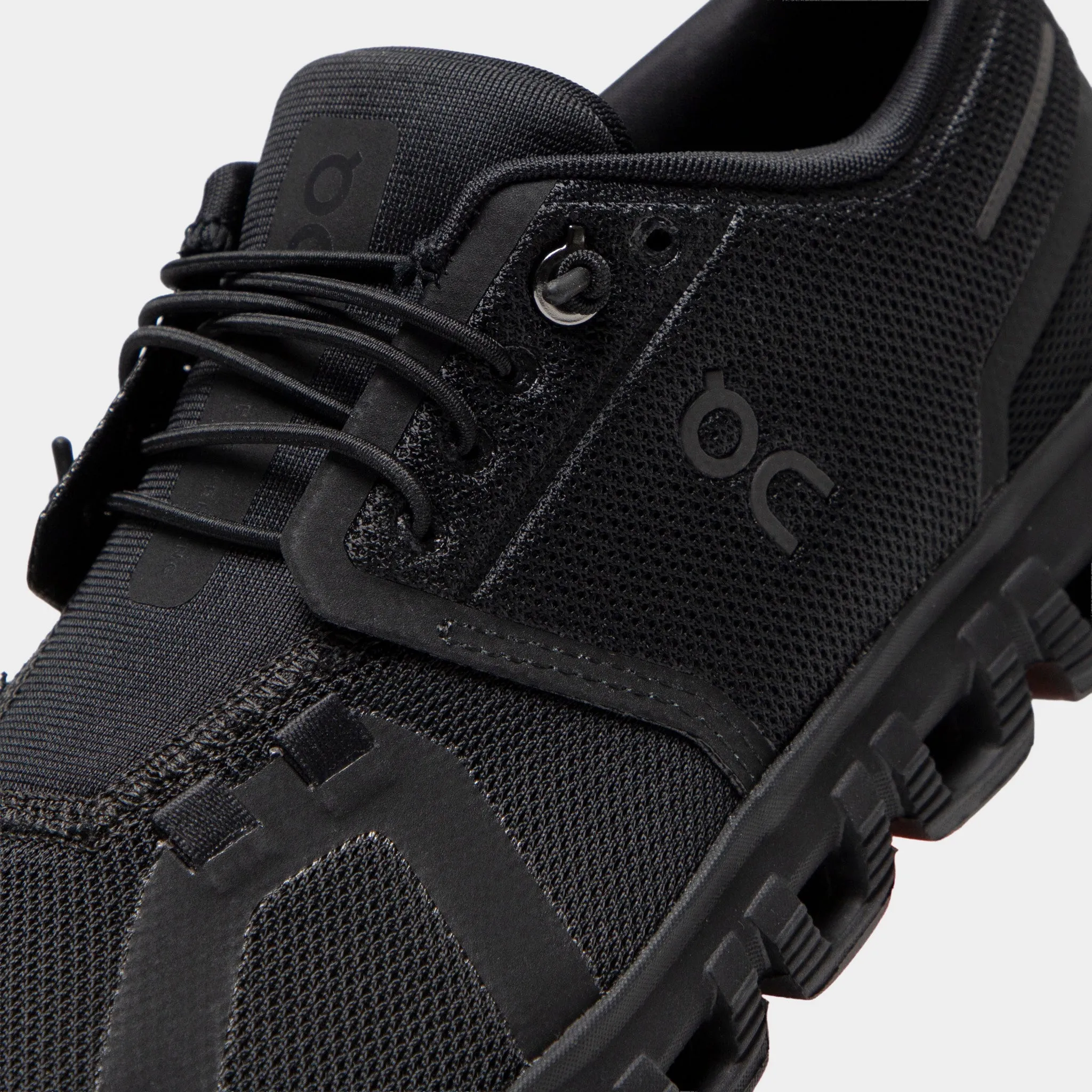 On Women's Cloud 6 Black / Eclipse sold by JD Sports product image thumbnail 3
