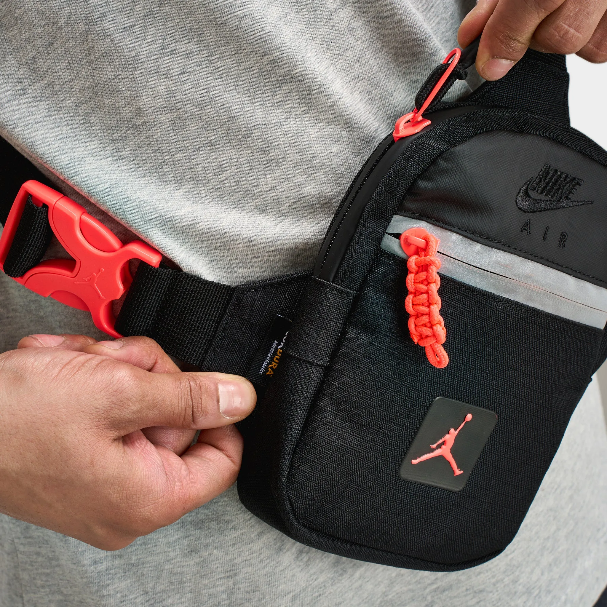 Jordan Cordura Franchise Sling Bag Black / Infrared sold by JD Sports product image thumbnail 3