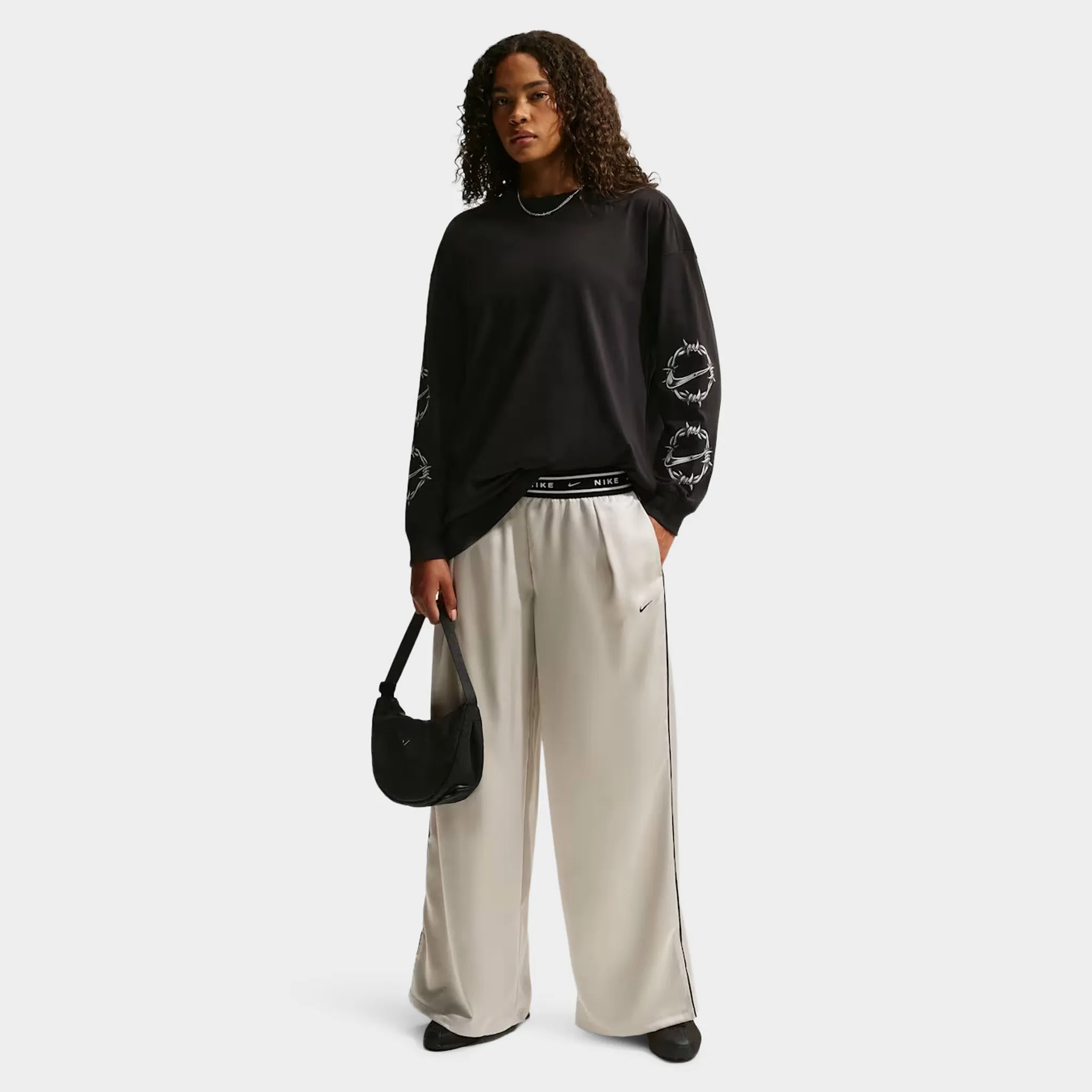 Nike Sportswear Sweatshirt / Black sold by JD Sports product image thumbnail 4