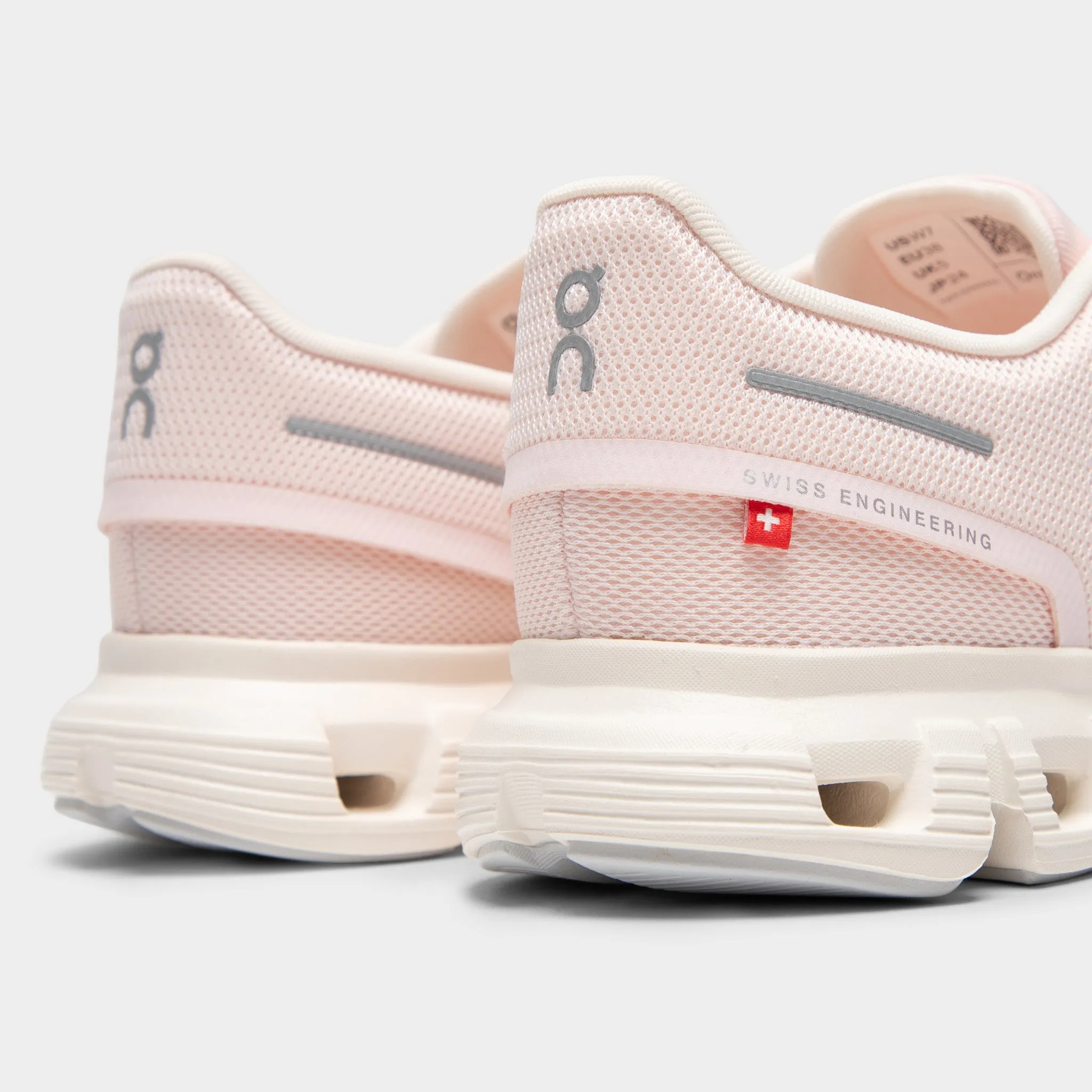 On Women's Cloud 6 Salt / Gardenia sold by JD Sports product image thumbnail 3