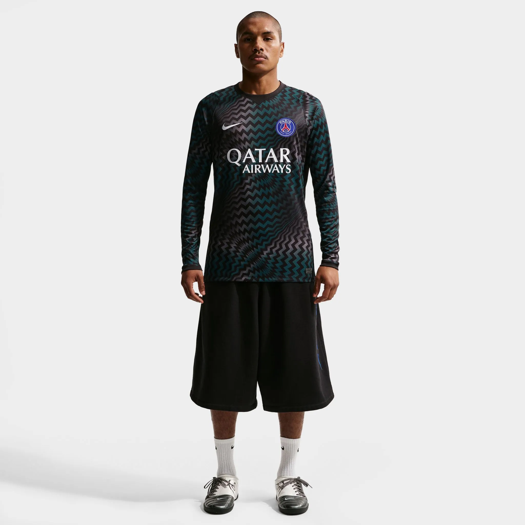 Nike PSG Longsleeve Stadium Goalkeeper Jersey / Black sold by JD Sports product image thumbnail 4