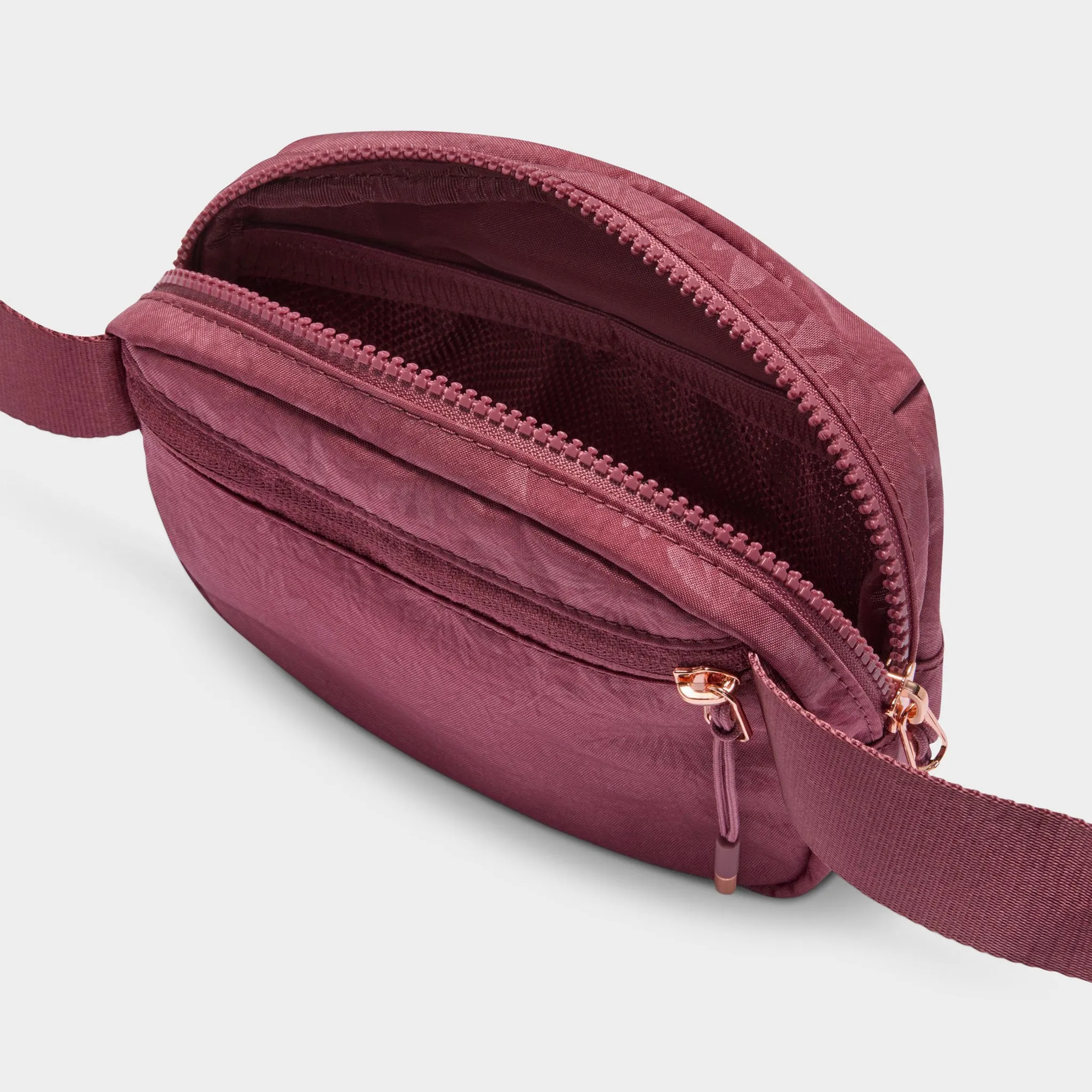 Nike Aura Waist Pack / Pink Smoke sold by JD Sports product image thumbnail 4